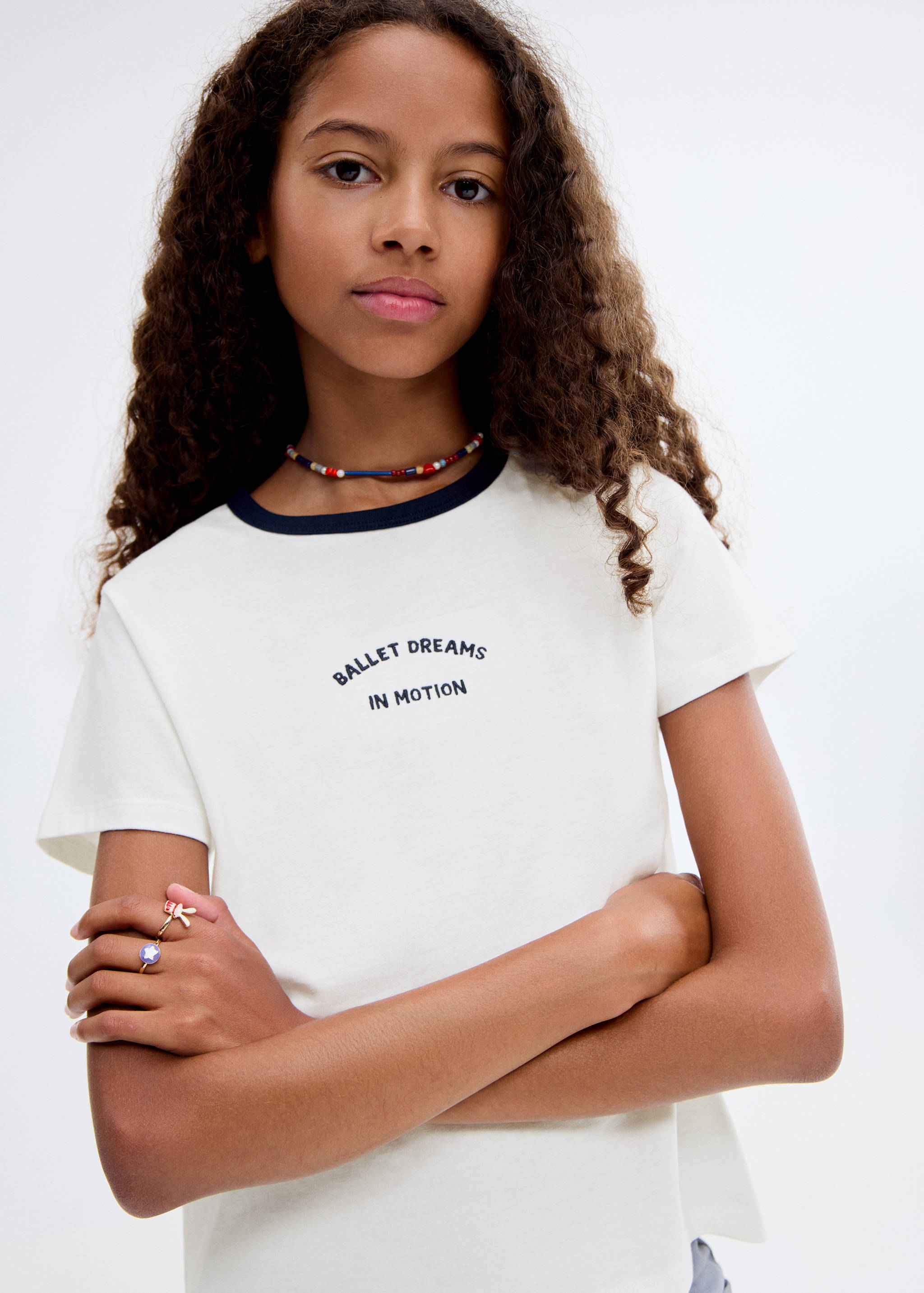 T-shirt with embroidered contrasting collar - Medium plane