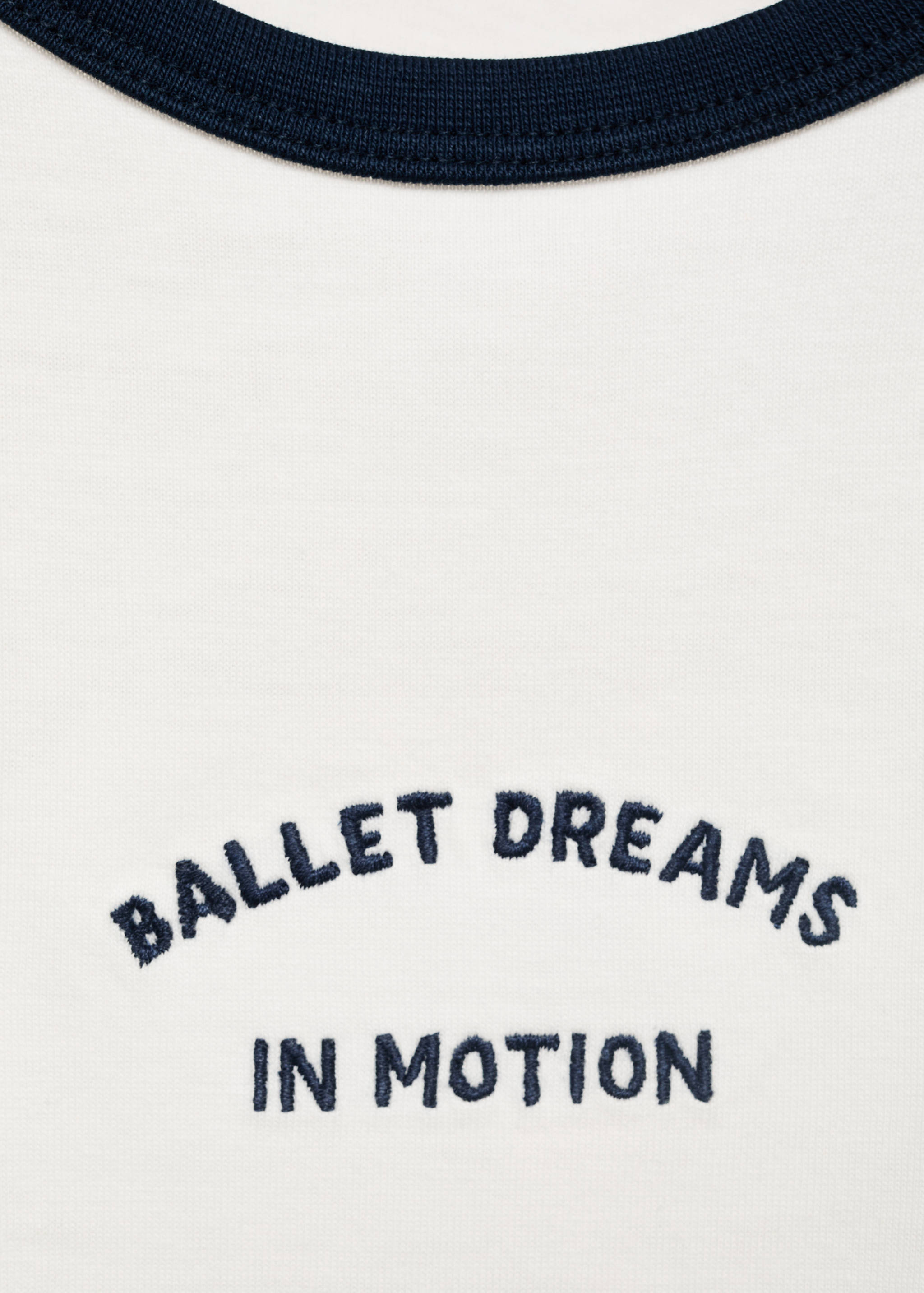 T-shirt with embroidered contrasting collar - Details of the article 8