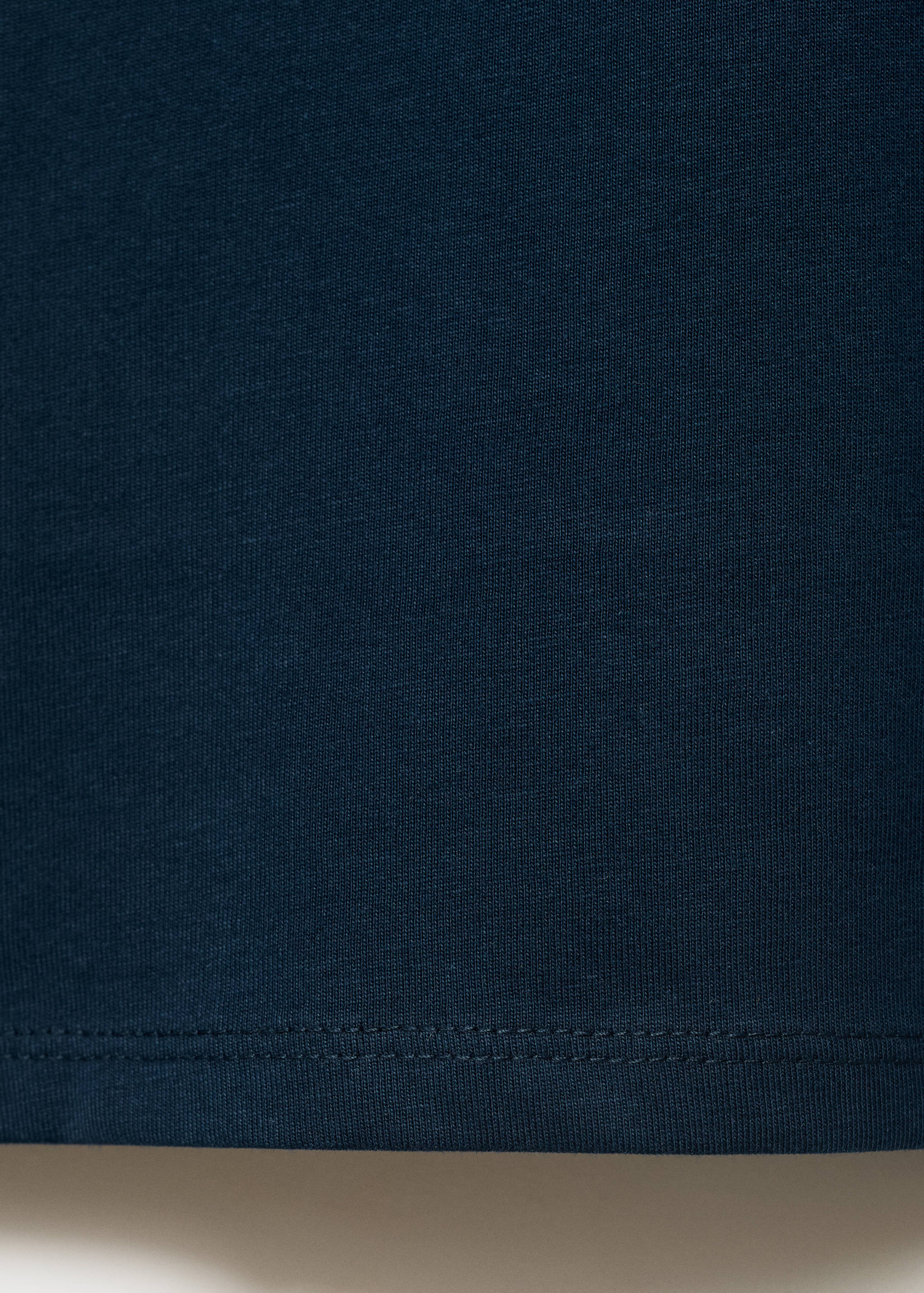 T-shirt with embroidered contrasting collar - Details of the article 0