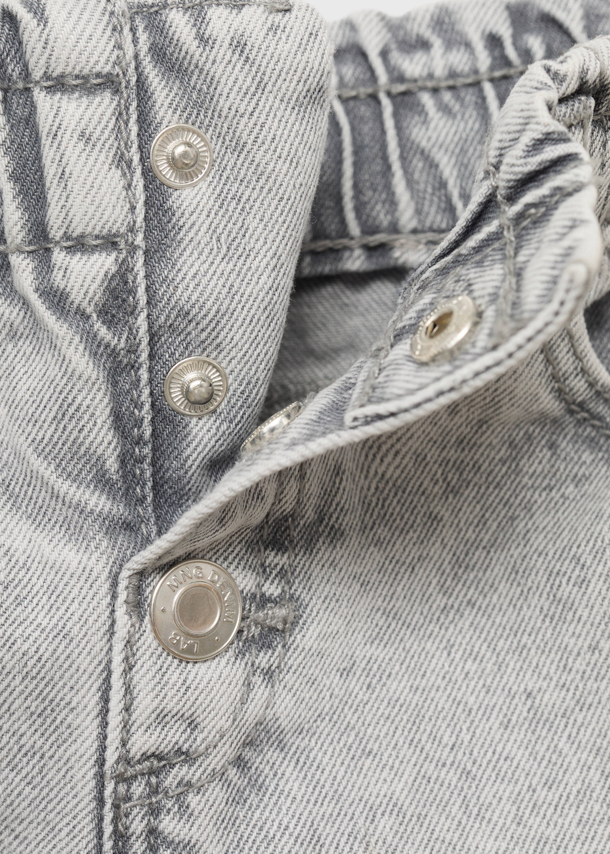 Paper bag jeans with buttons - Details of the article 8