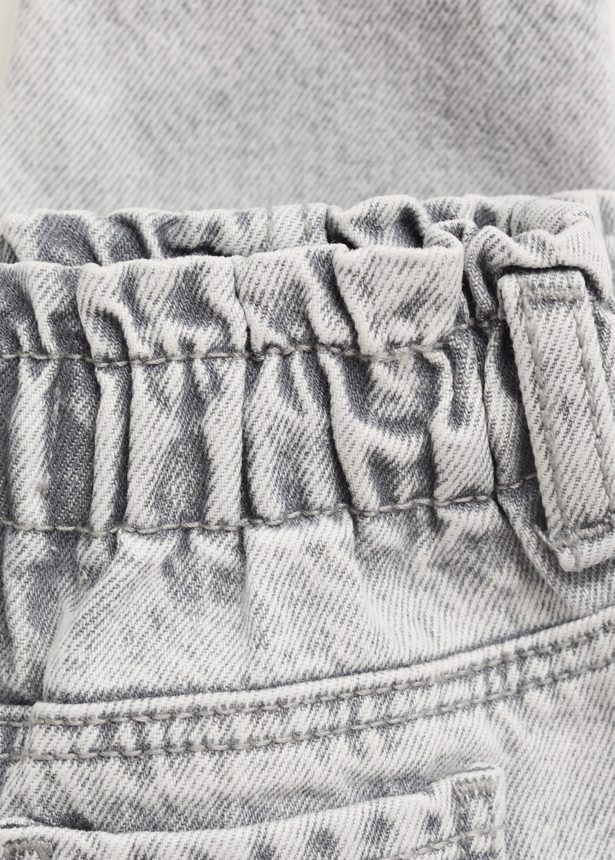 Paper bag jeans with buttons - Details of the article 0