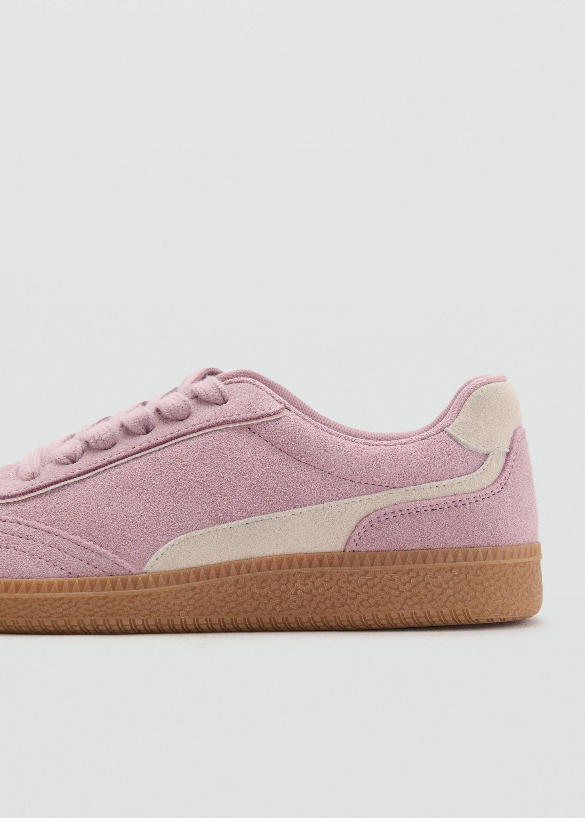 Кроссовки из комбинации кожи и спилка - Деталь изделия 1