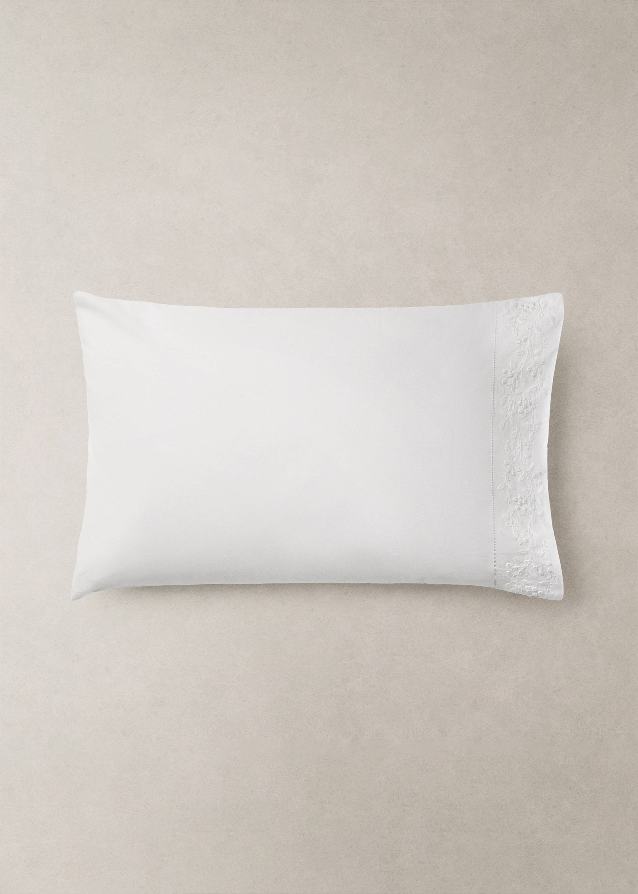 Two pillowcases in embroidered floral percale cotton 50x75 cm - Details of the article 7, White. Ref: 17023311-00.