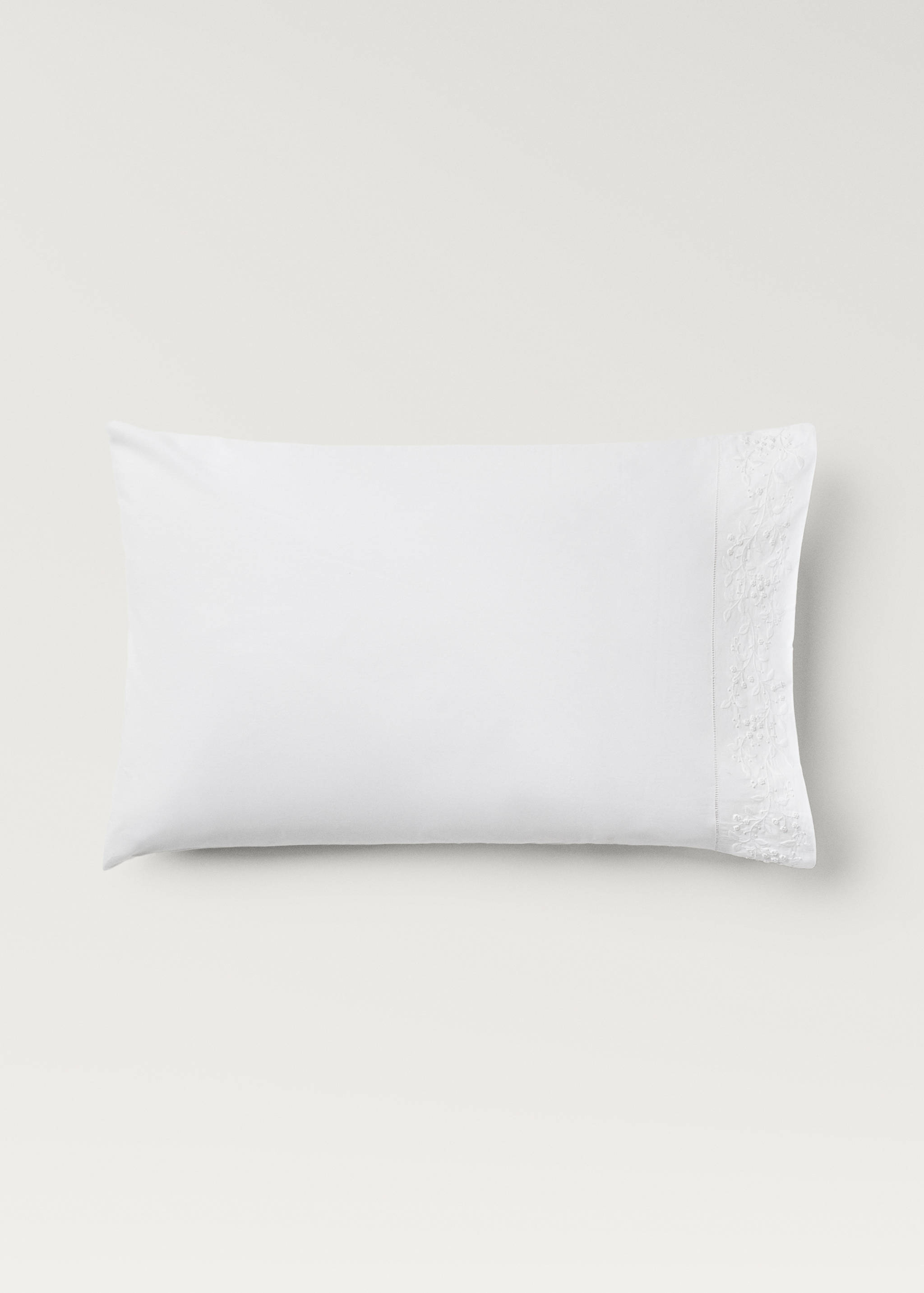 Deux taies d'oreiller percale de coton broderie fleur 50x75 cm - Article sans modèle