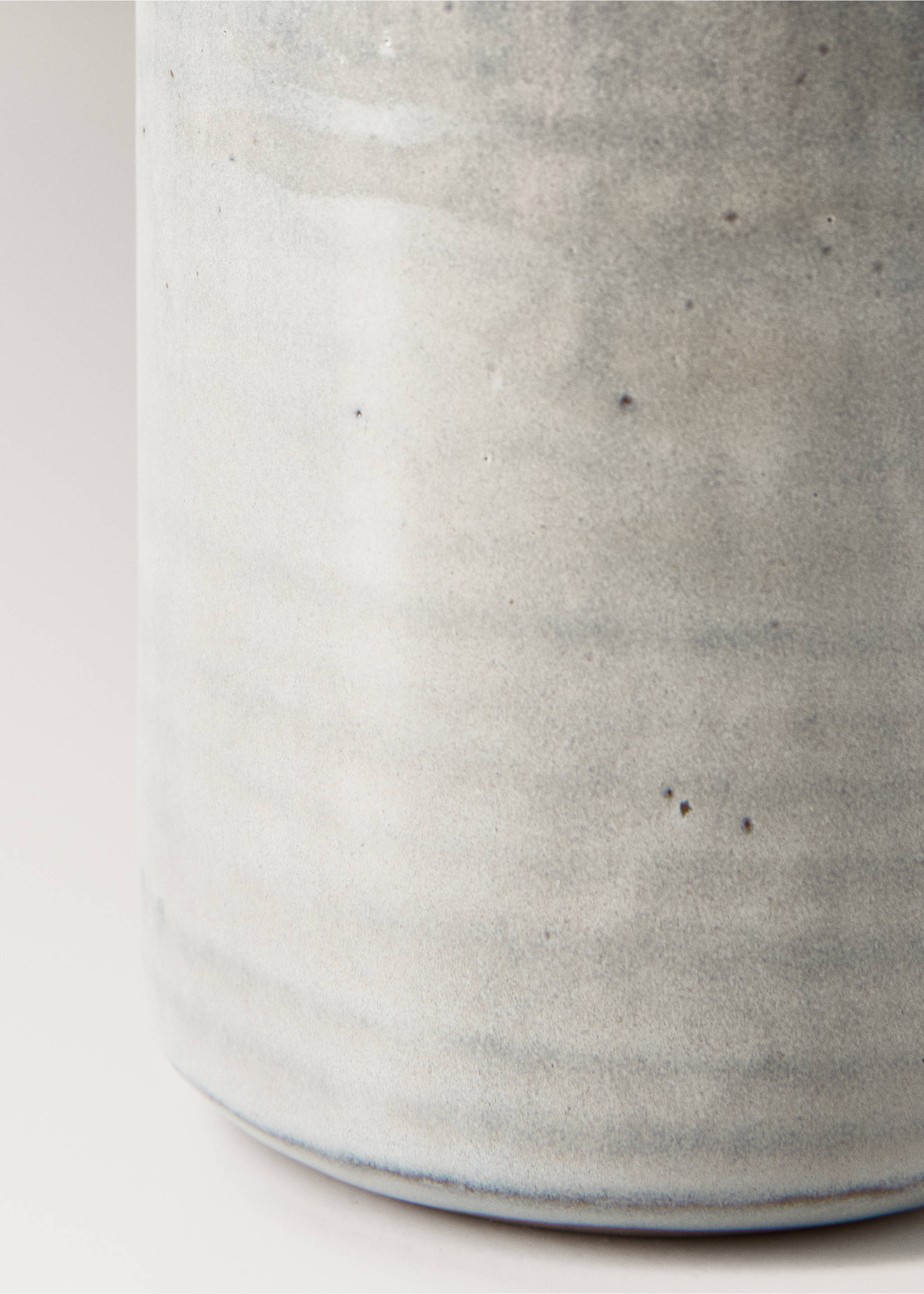 Stoneware vase with bottle design - Details of the article 2, White. Ref: 17023319-00.