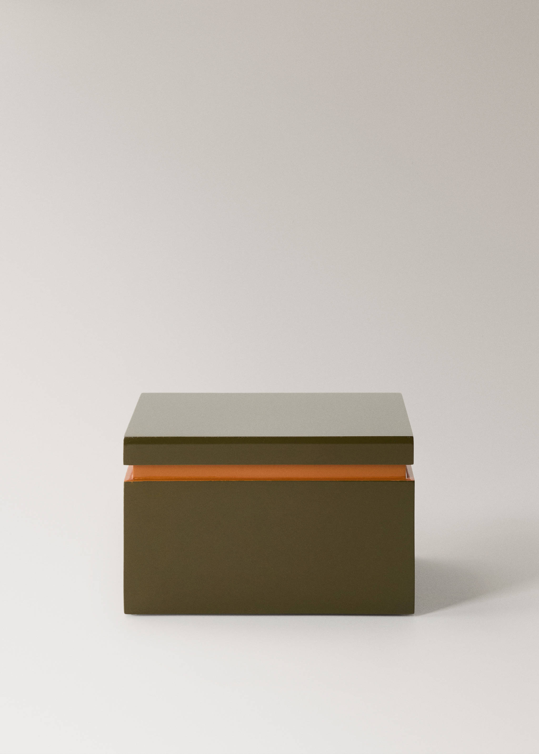 Caja lacada bicolor baja - Artículo sin modelo