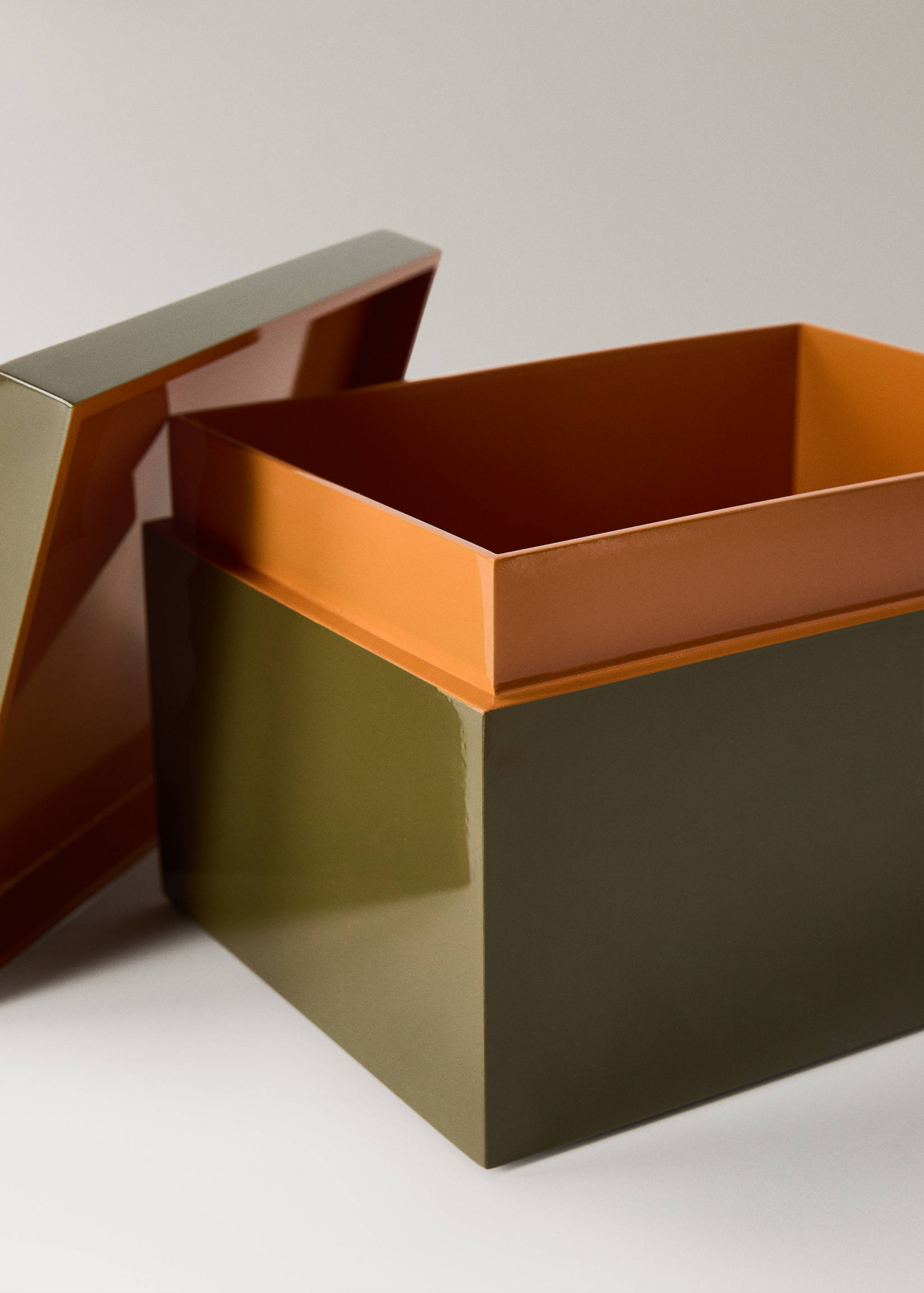 Caja lacada bicolor baja - Detalle del artículo 2