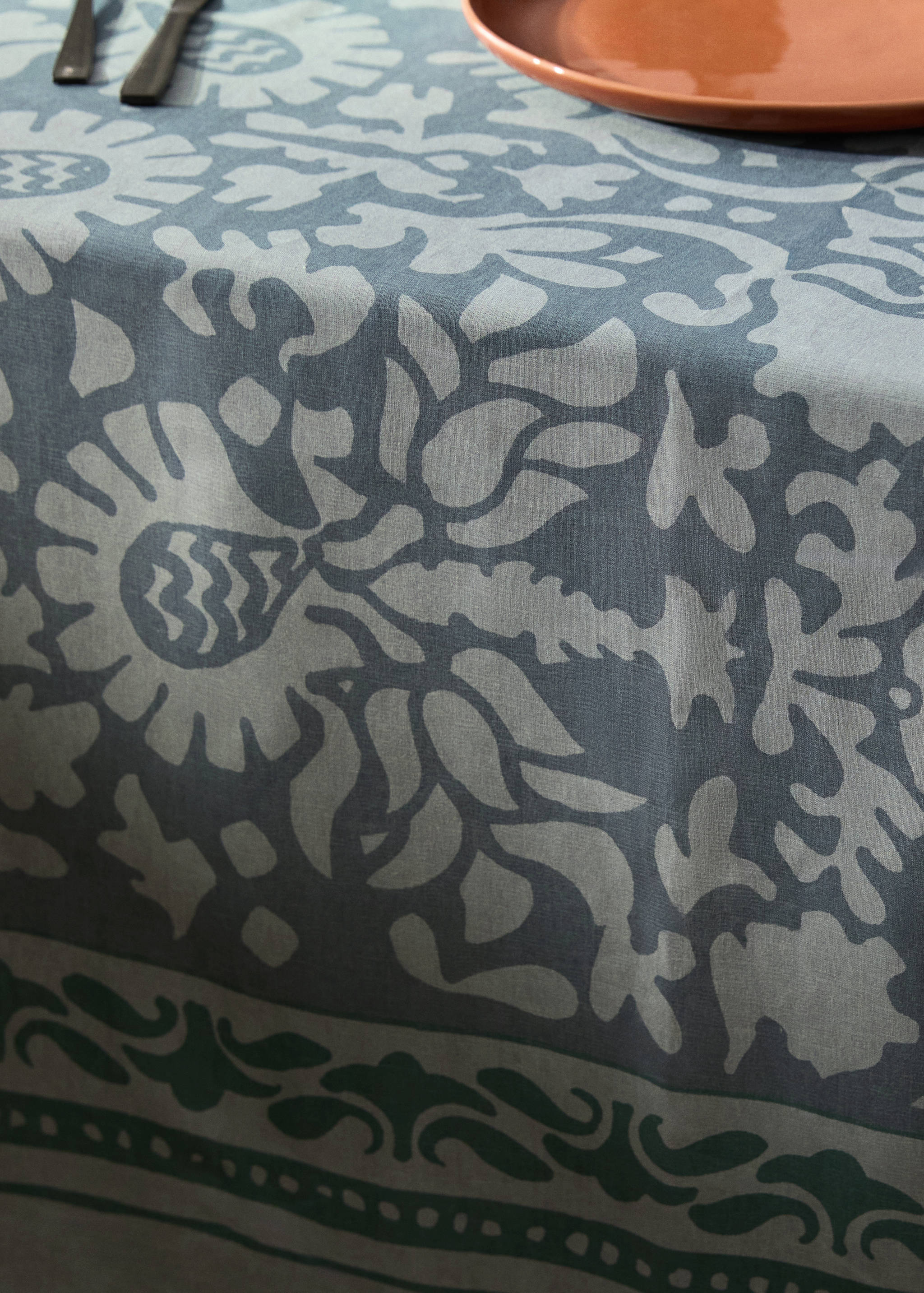 Printed canvas tablecloth for 2 to 4 diners - Details of the article 7