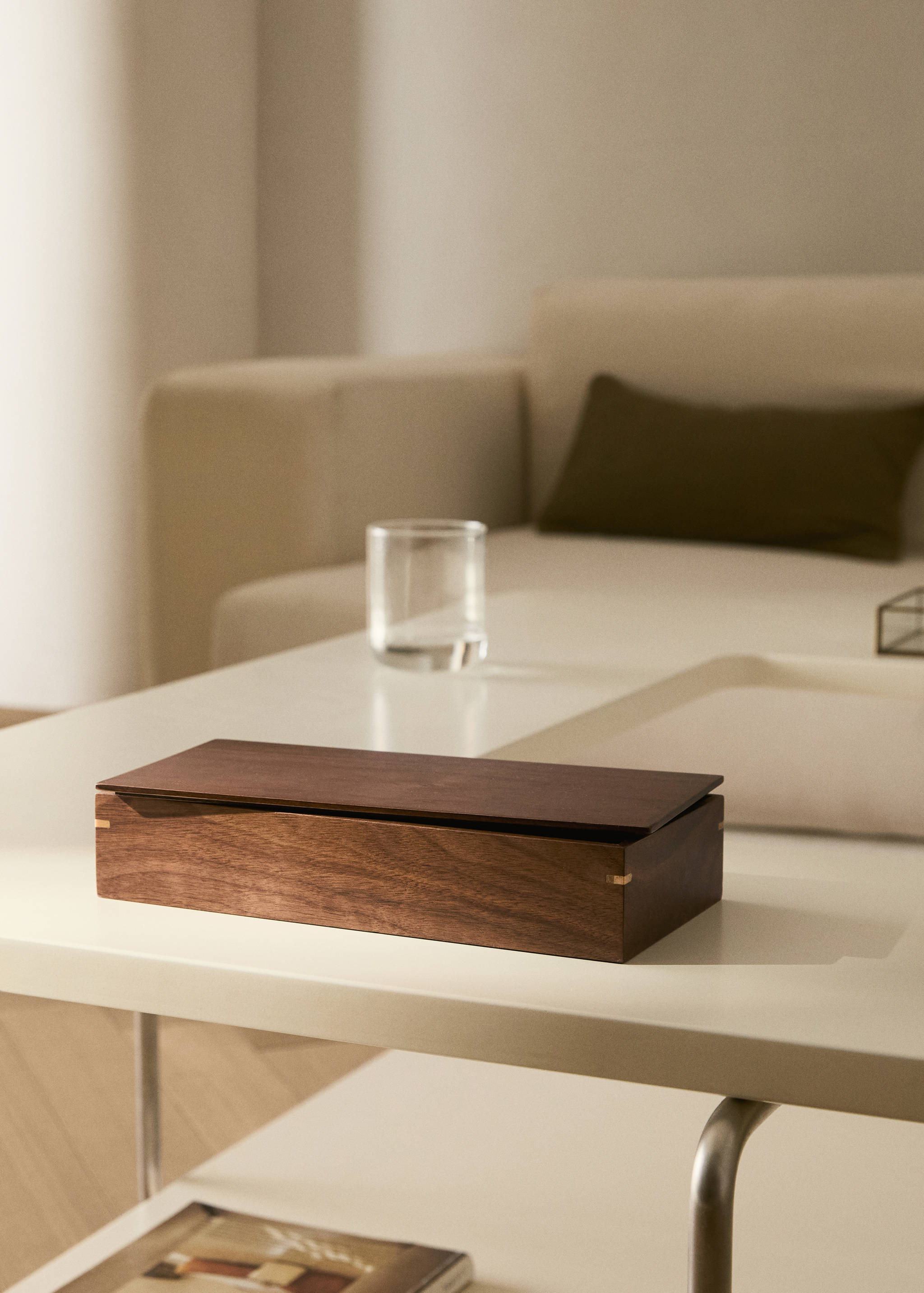 Wooden box with large lid - General plane