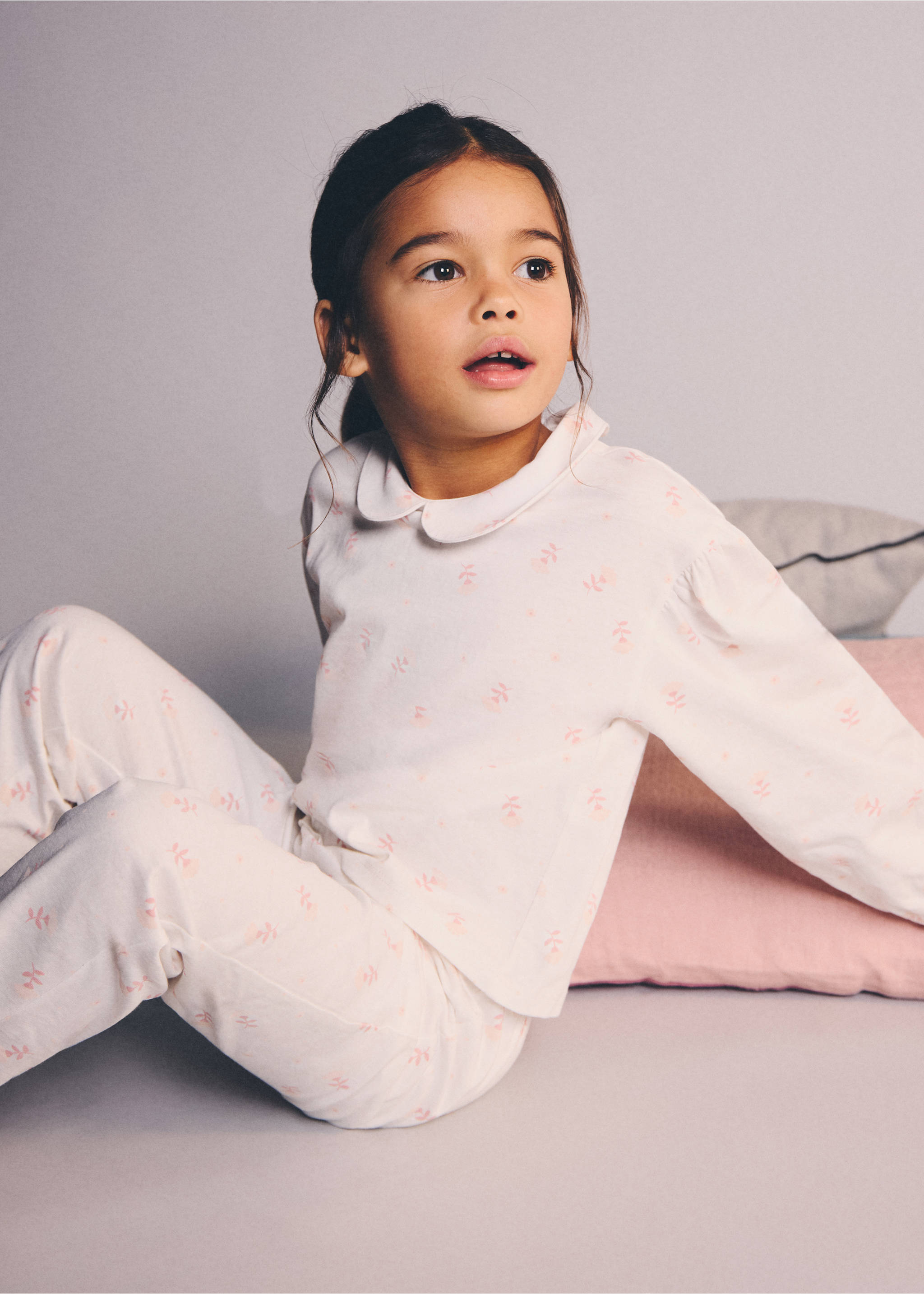 Pijama estampado cuello bebé - Plano medio, Blanco roto. Ref: 17023799-00.