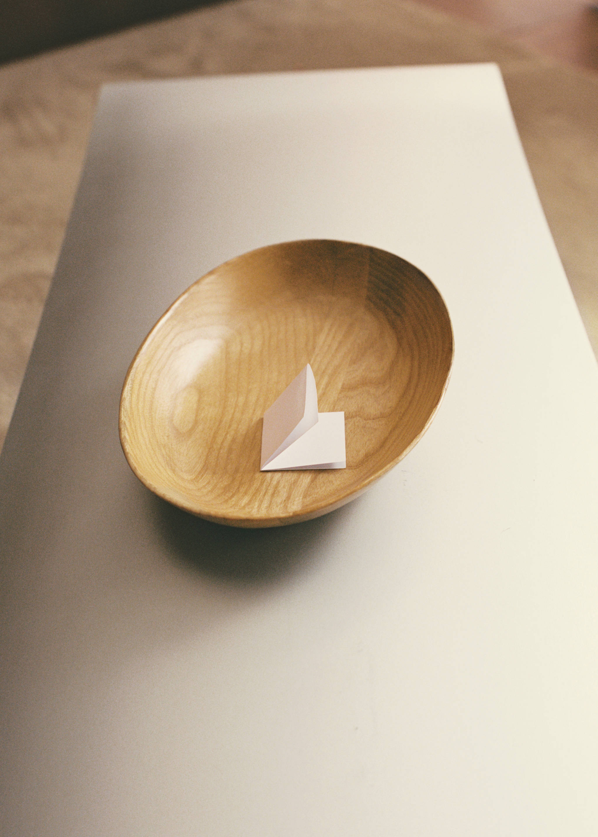 Duża dekoracyjna miska z drewna - Szczegóły artykułu 5