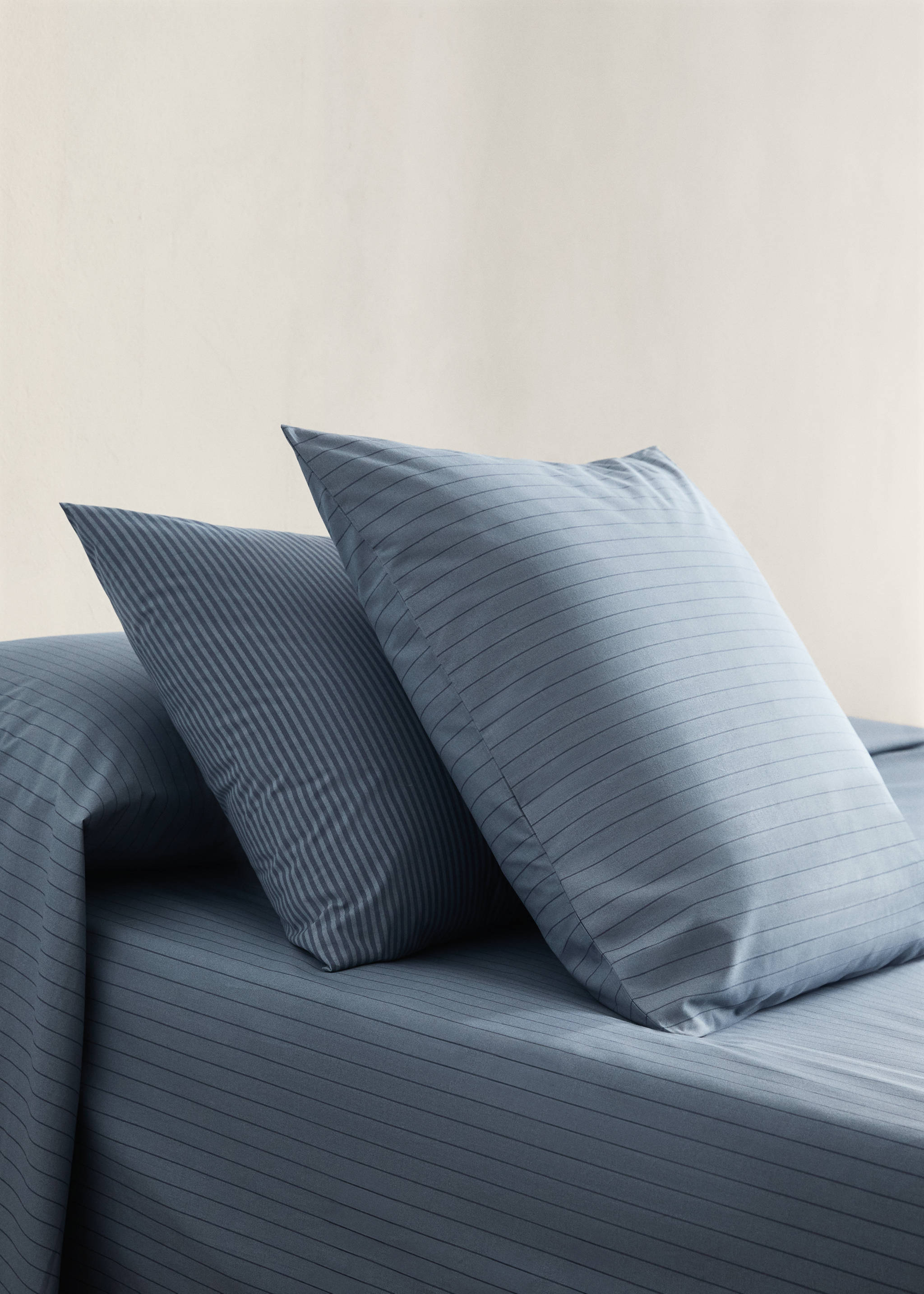 Două huse de pernă din bumbac percal cu dungi 50x75 cm - Plan general