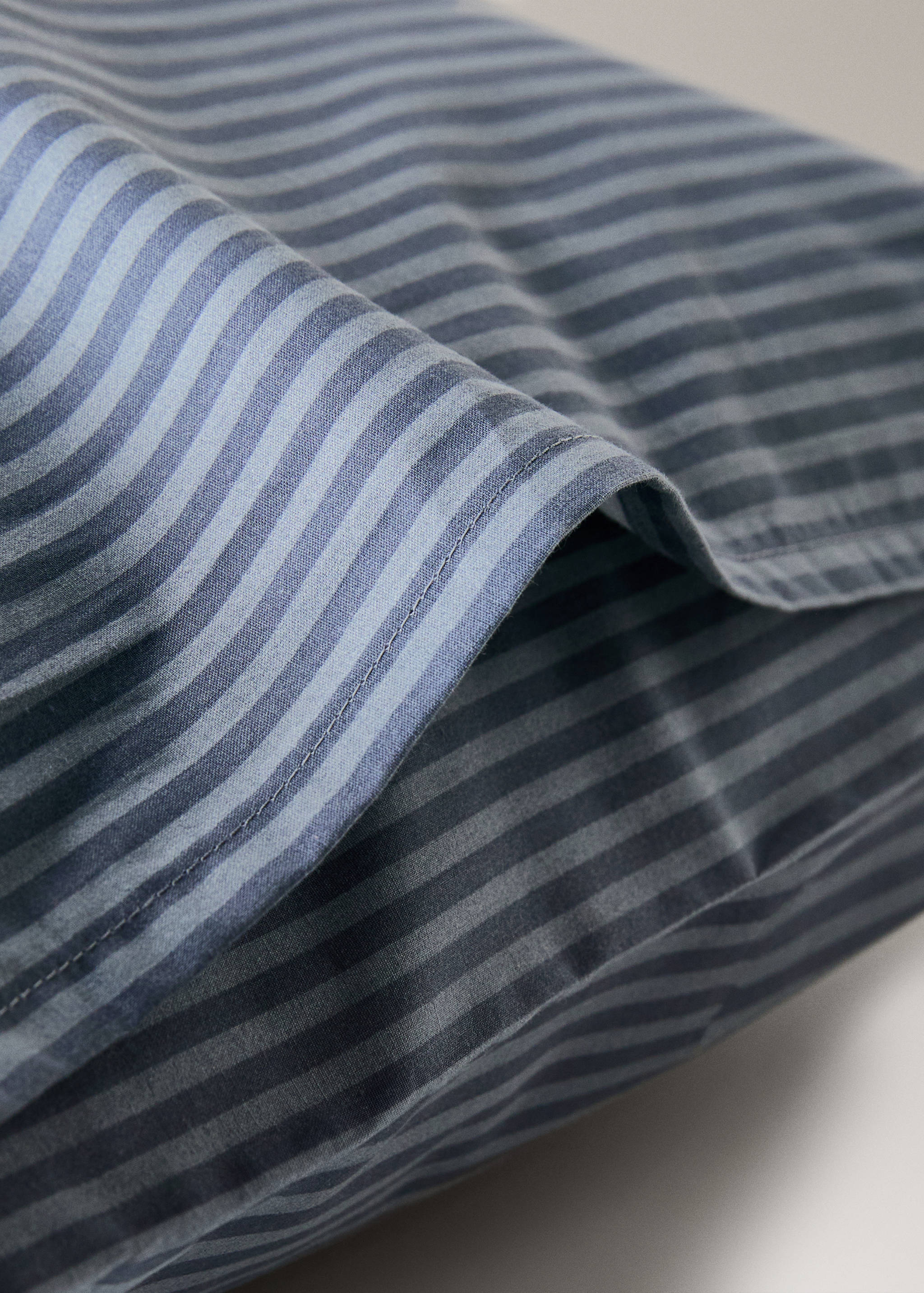 Două huse de pernă din bumbac percal, model cu dungi, 60x60 cm - Detaliu al articolului 2