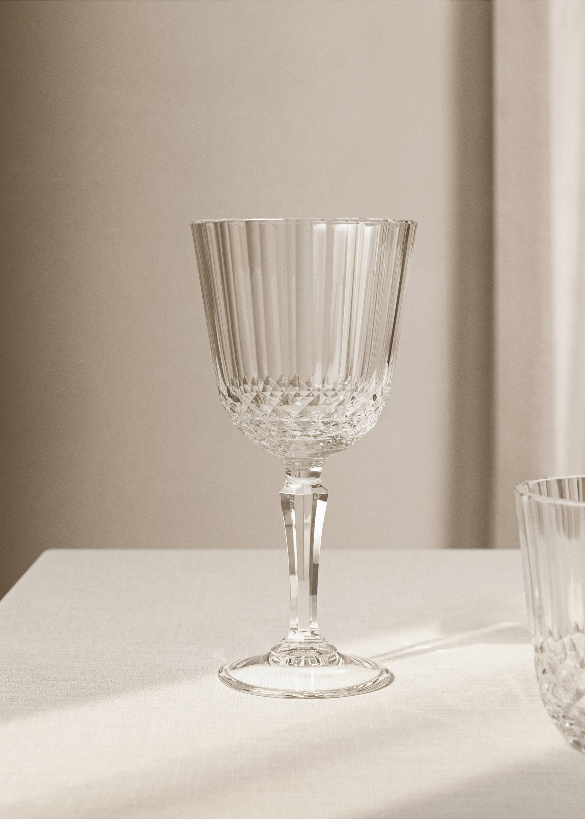 Embossed glass goblet - General plane, Off White. Ref: 17023831-00.