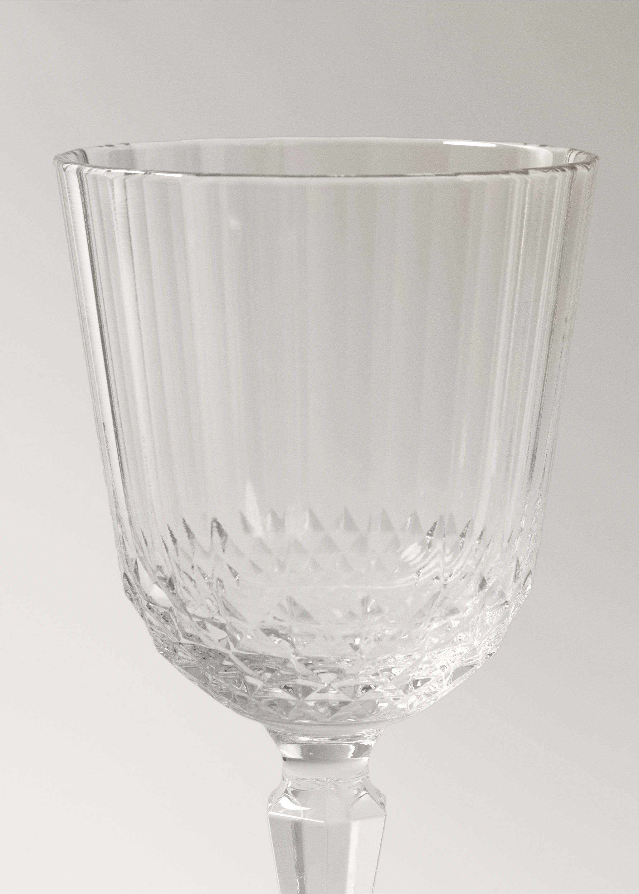 Embossed glass goblet - Details of the article 1, Off White. Ref: 17023831-00.