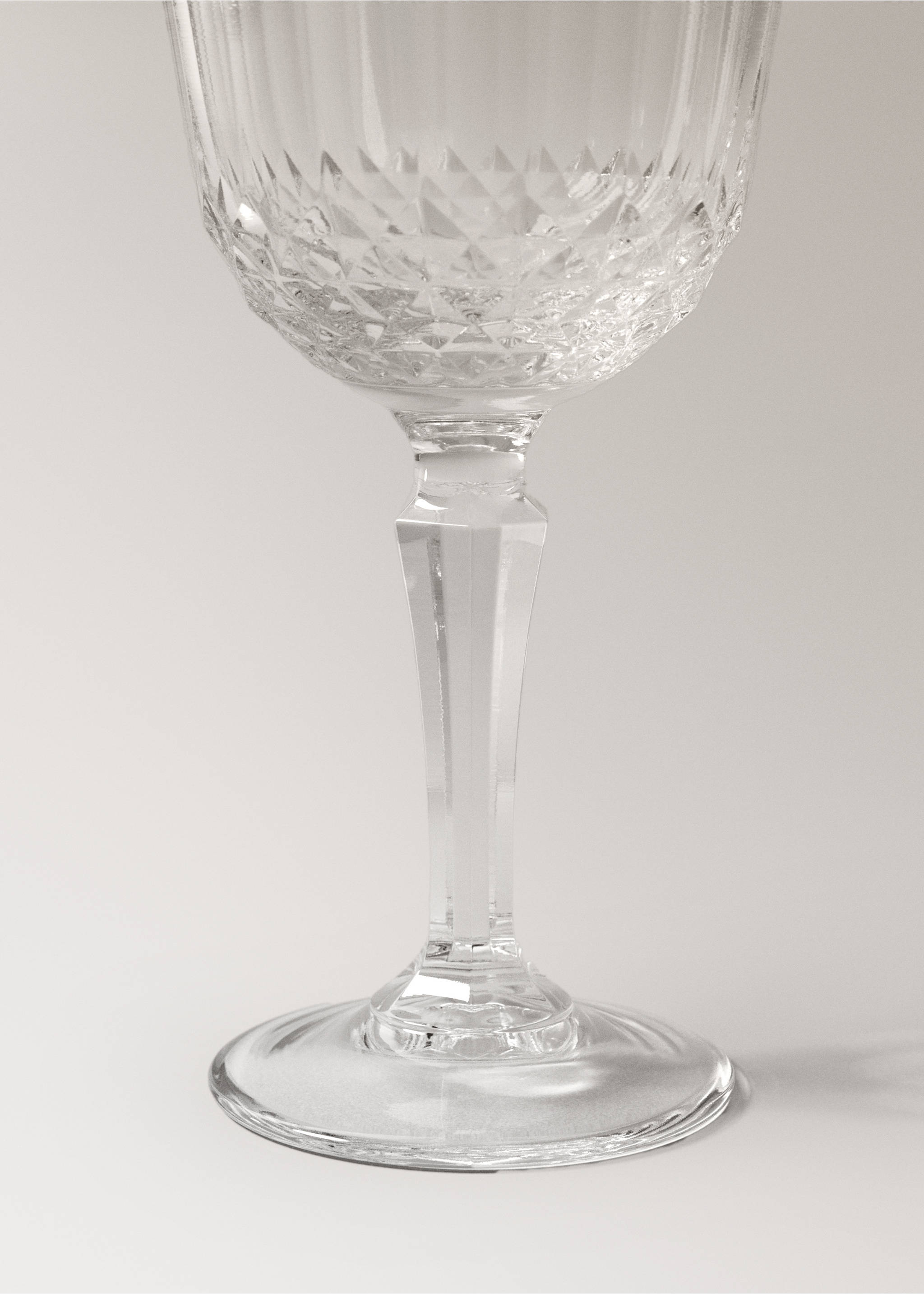 Embossed glass goblet - Details of the article 2, Off White. Ref: 17023831-00.