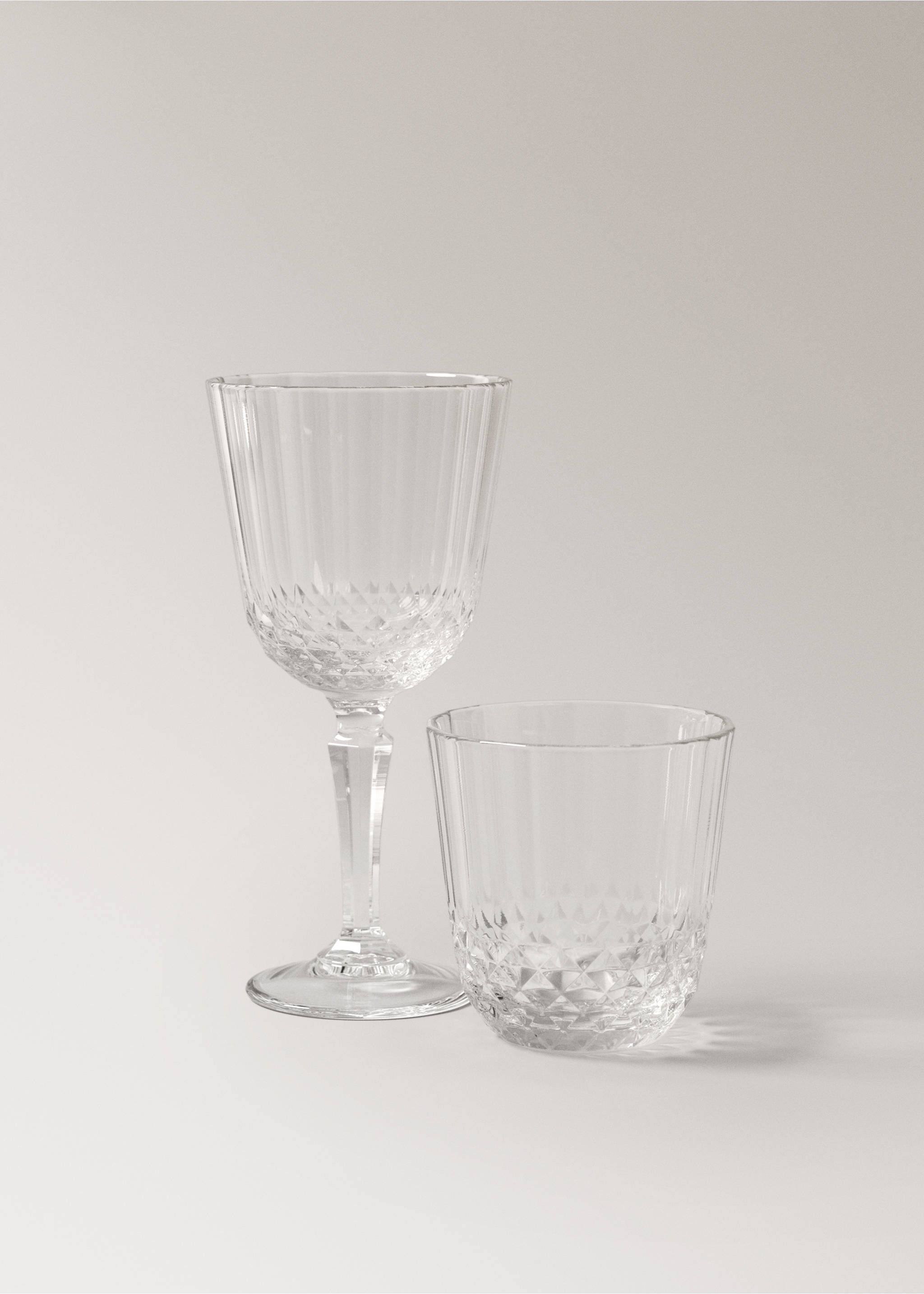 Embossed glass goblet - Details of the article 3, Off White. Ref: 17023831-00.