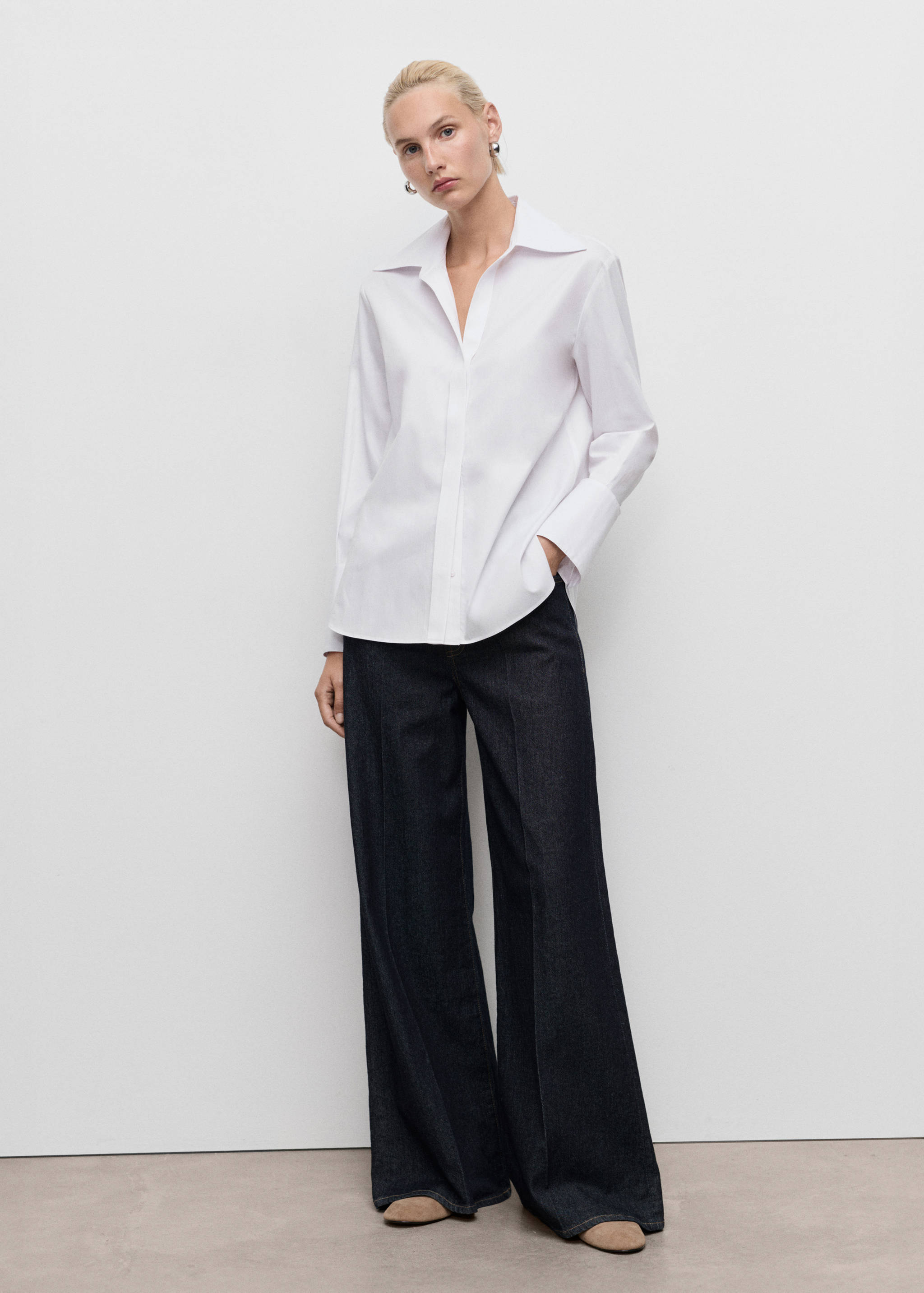 Shirt with concealed placket and collar - General plane