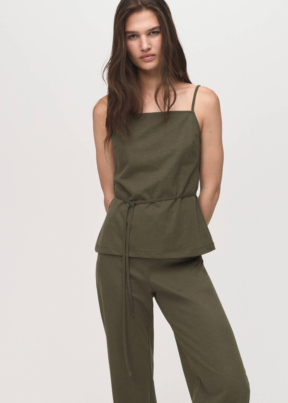 Straight-fit trousers with elastic waist — Khaki