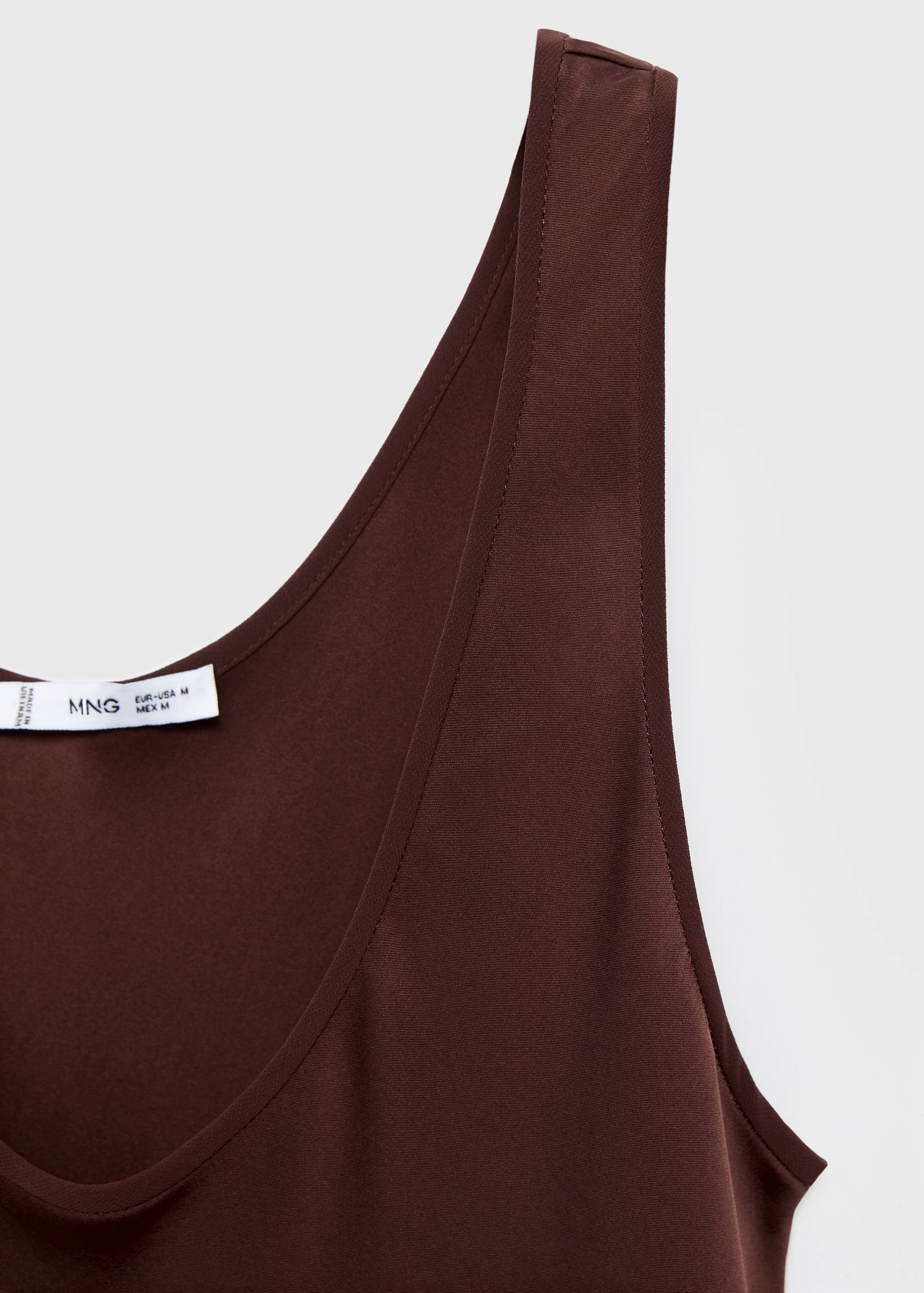 Satin dress with low-cut neckline - Details of the article 8
