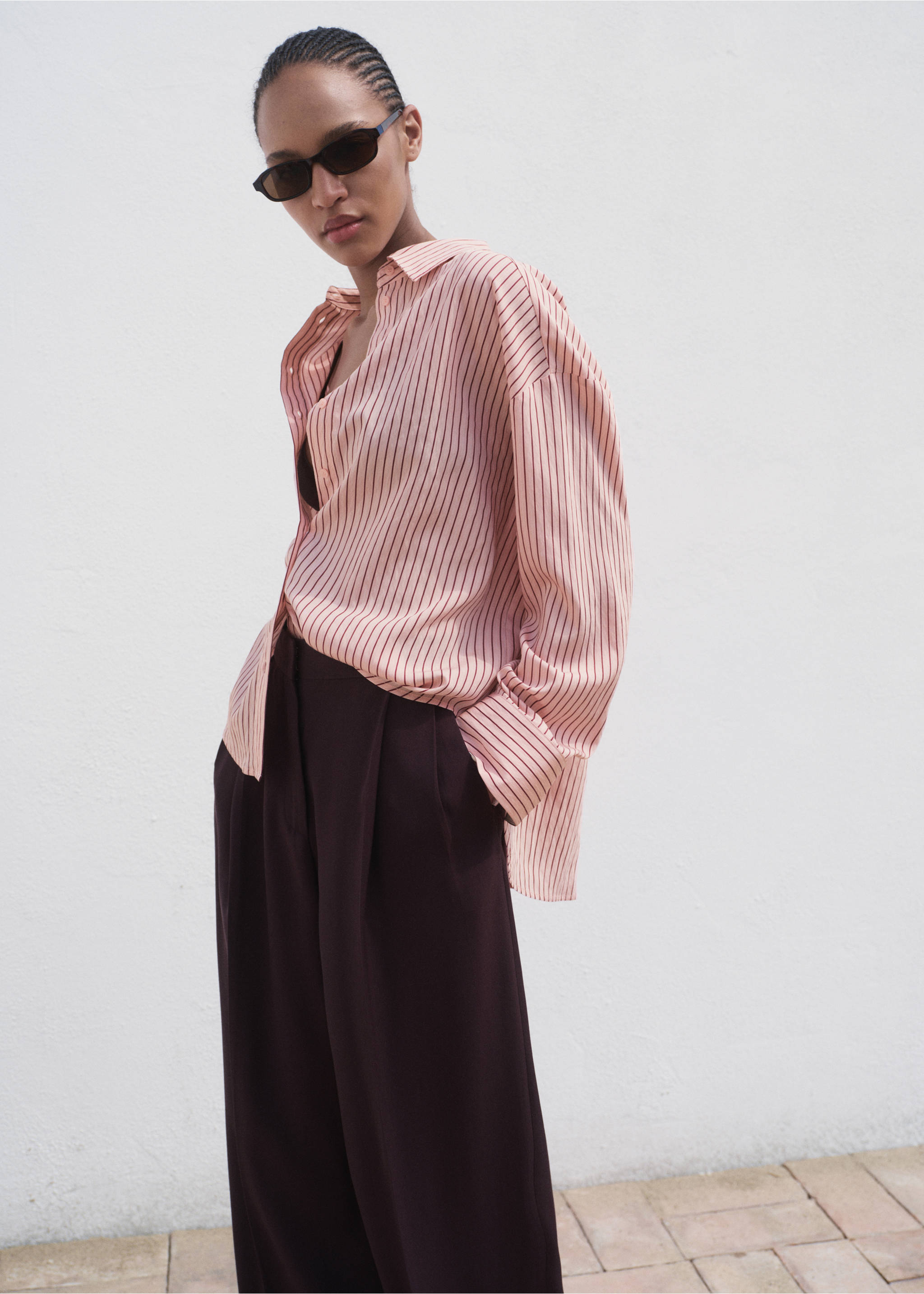 Chemise à rayures oversize - Plan moyen, Rose. Ref: 17024094-00.