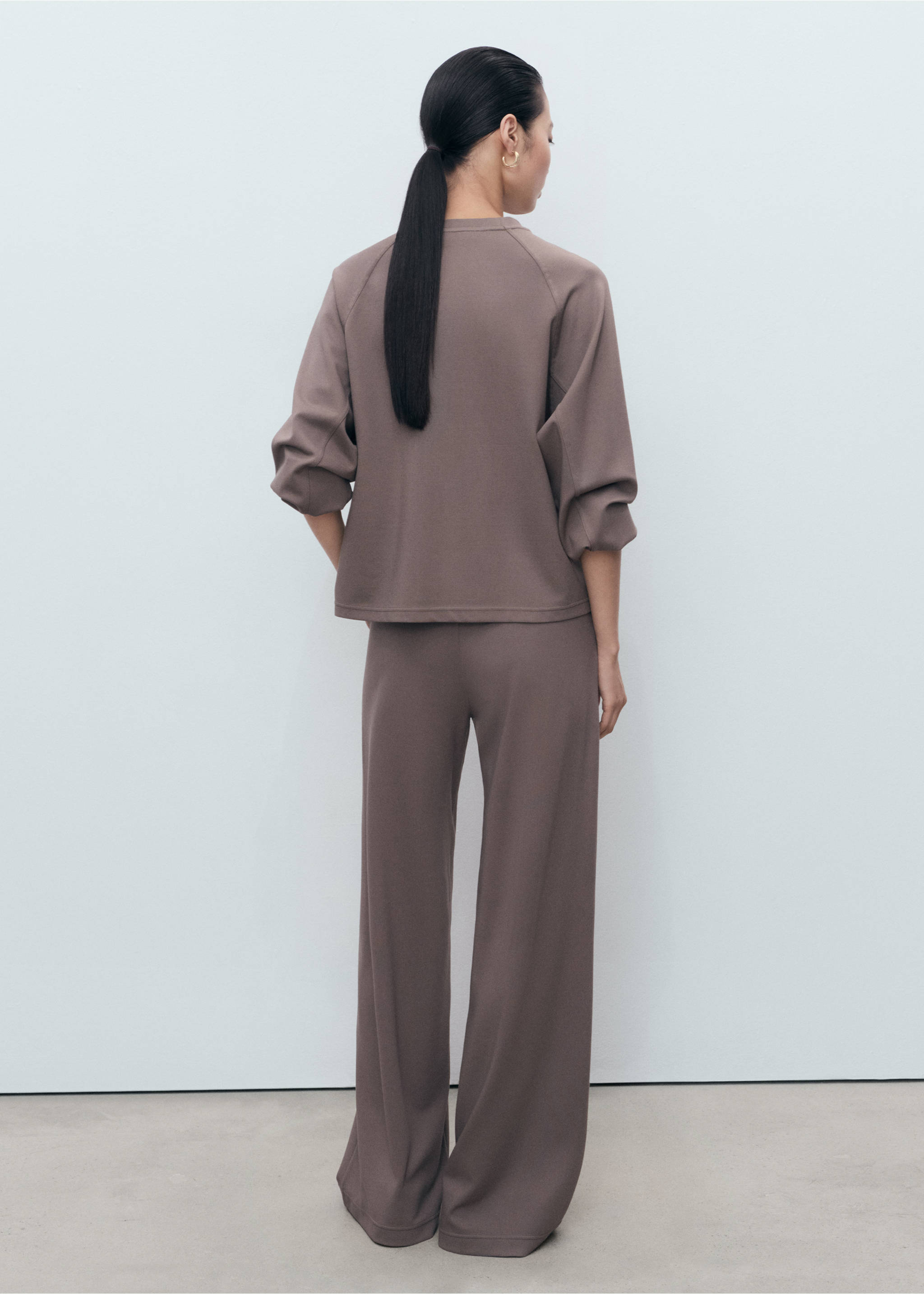 Jogger trousers with elastic waist - Details of the article 1, Medium Brown. Ref: 17024098-00.