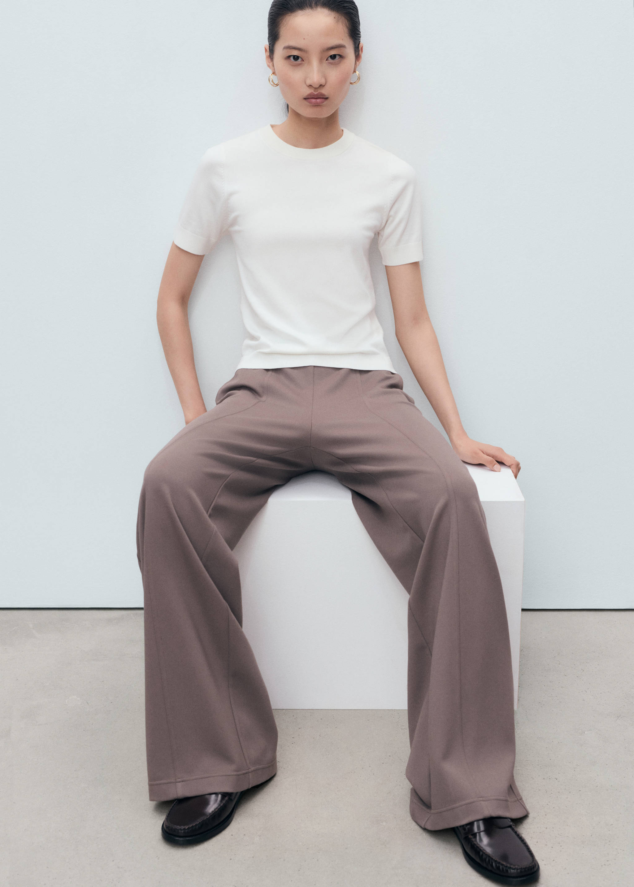 Jogger pants with elastic waist - Details of the article 2