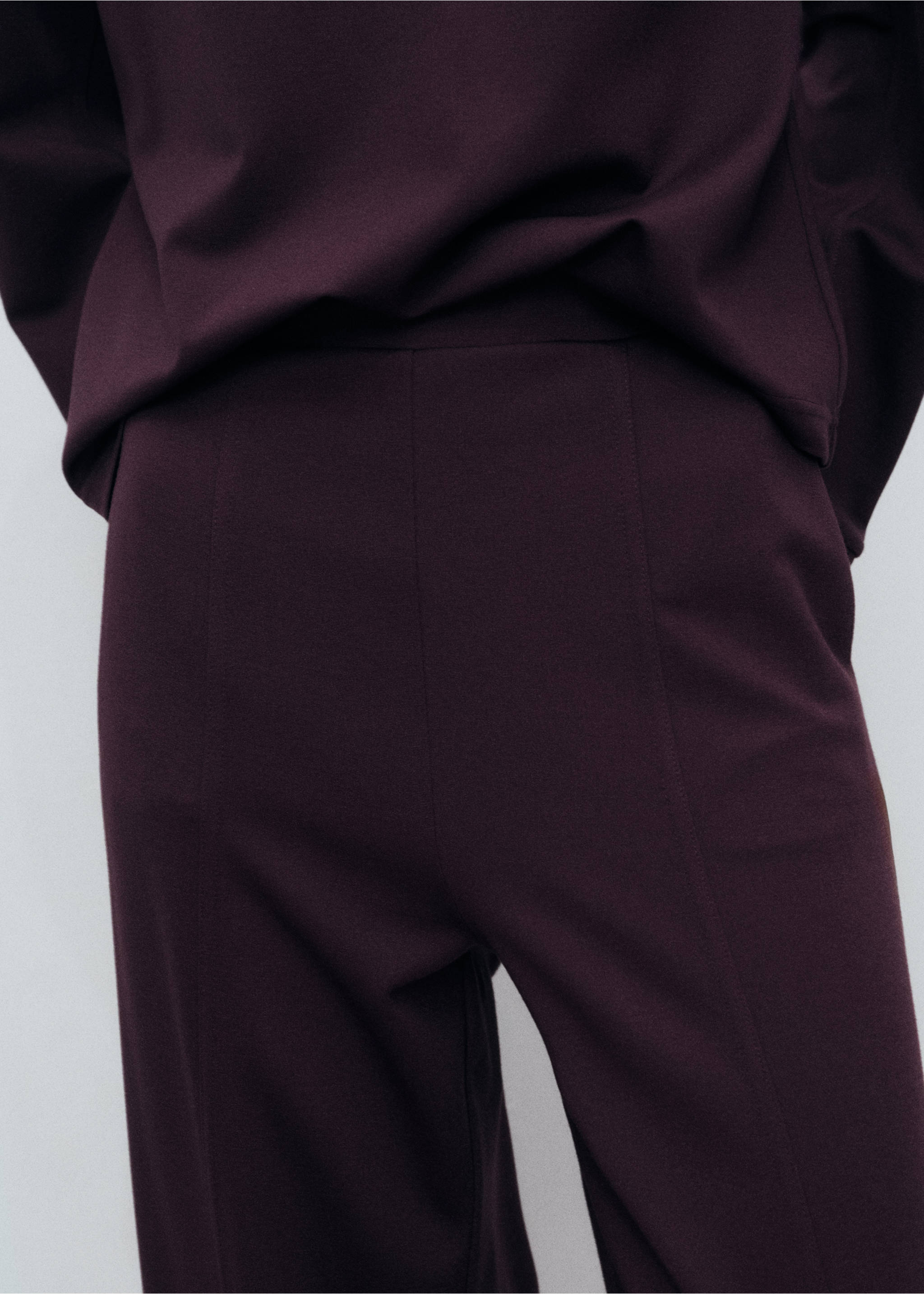 Jogger pants with elastic waist - Details of the article 3, Burgundy. Ref: 17024098-00.