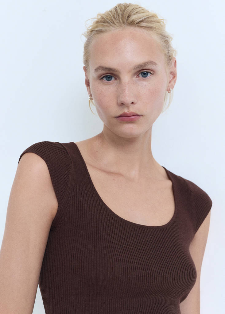 Short-sleeved ribbed sweater — Chocolate