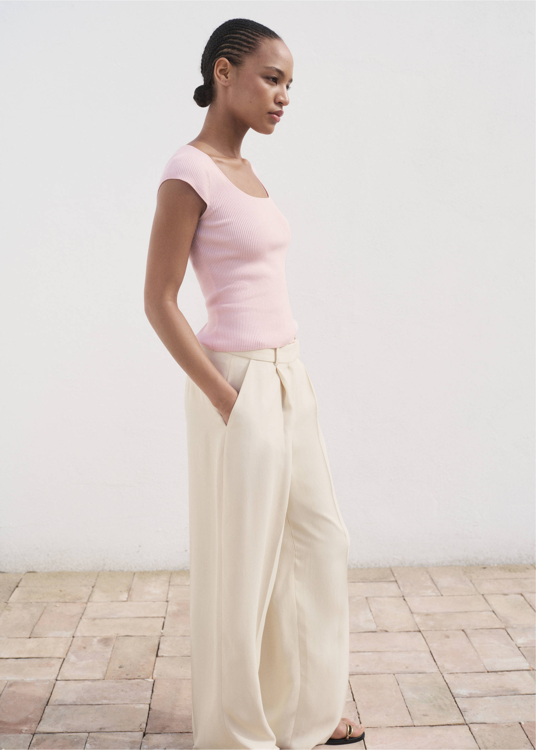 Pull-over maille côtelée manches courtes - Plan moyen, Rose pastel. Ref: 17024100-00.