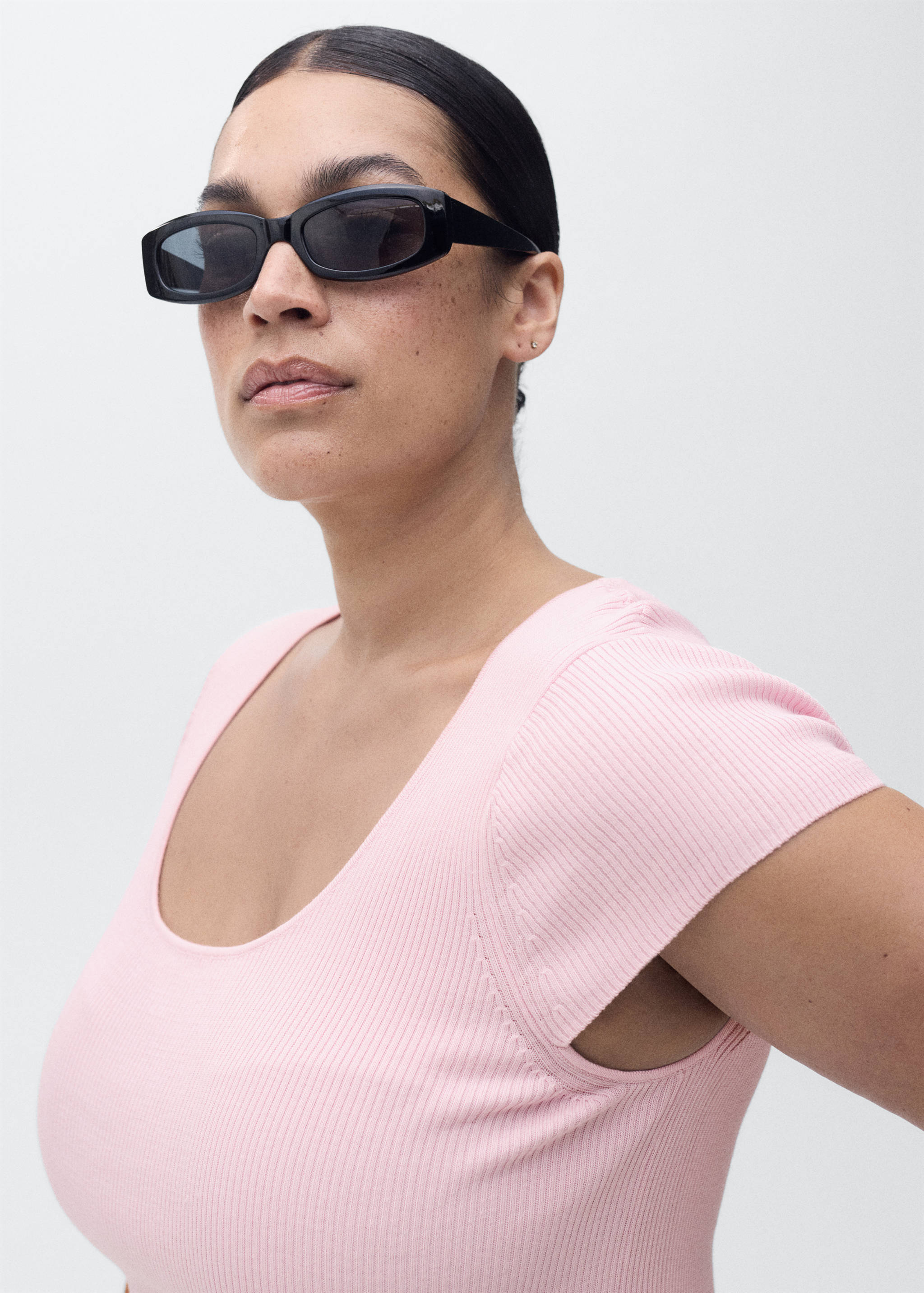 Camisola canelada com manga curta - Pormenor do artigo 4