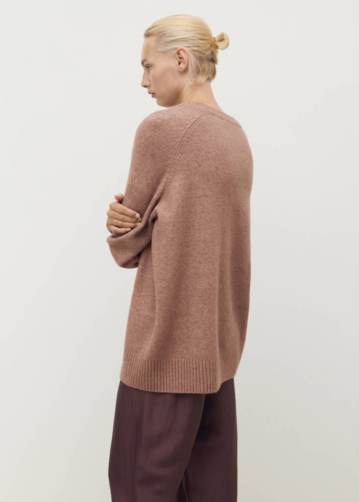 Round-neck knitted sweater — Medium Brown