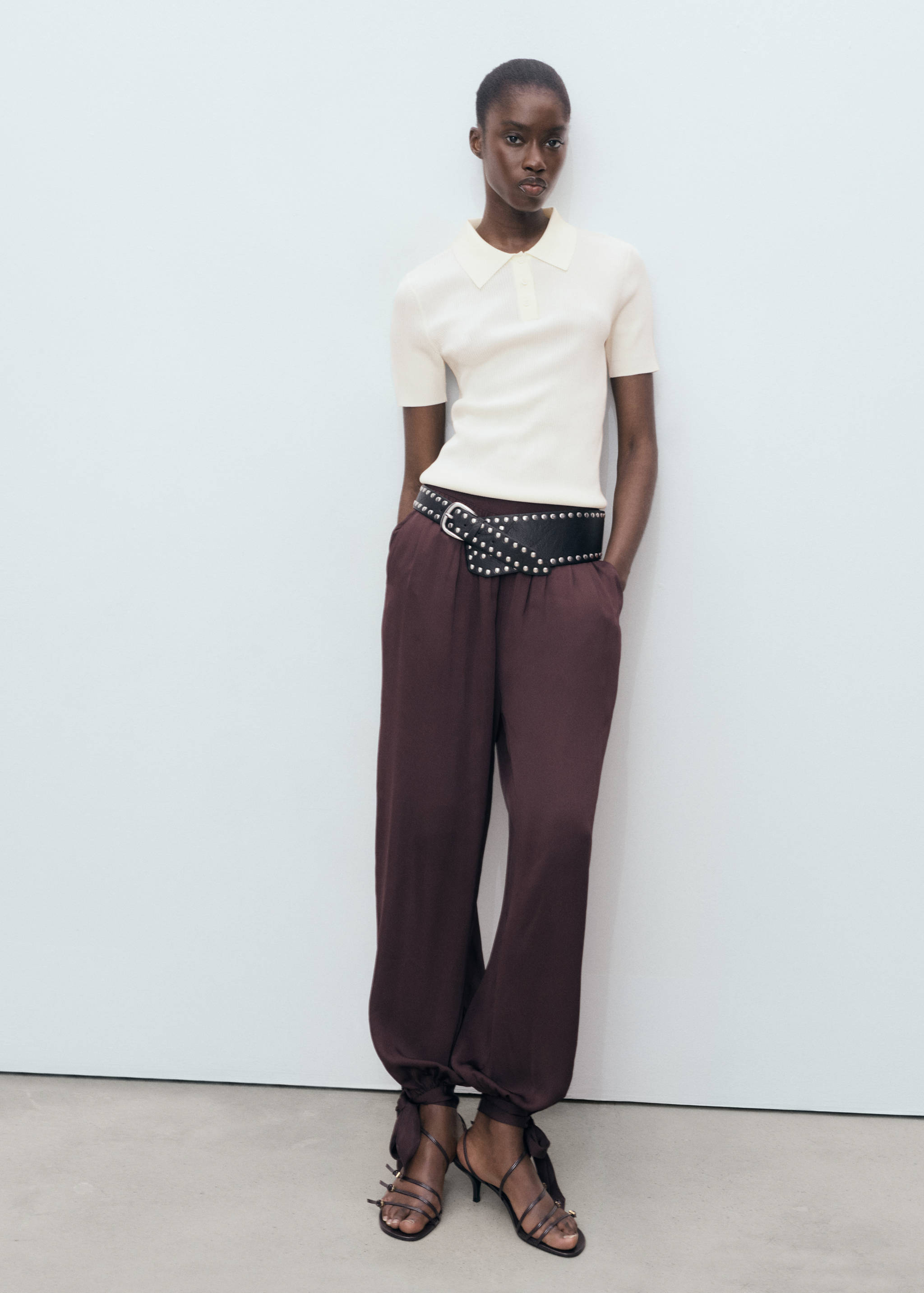 Sweter z krótkim rękawem i kołnierzykiem polo - Plan ogólny