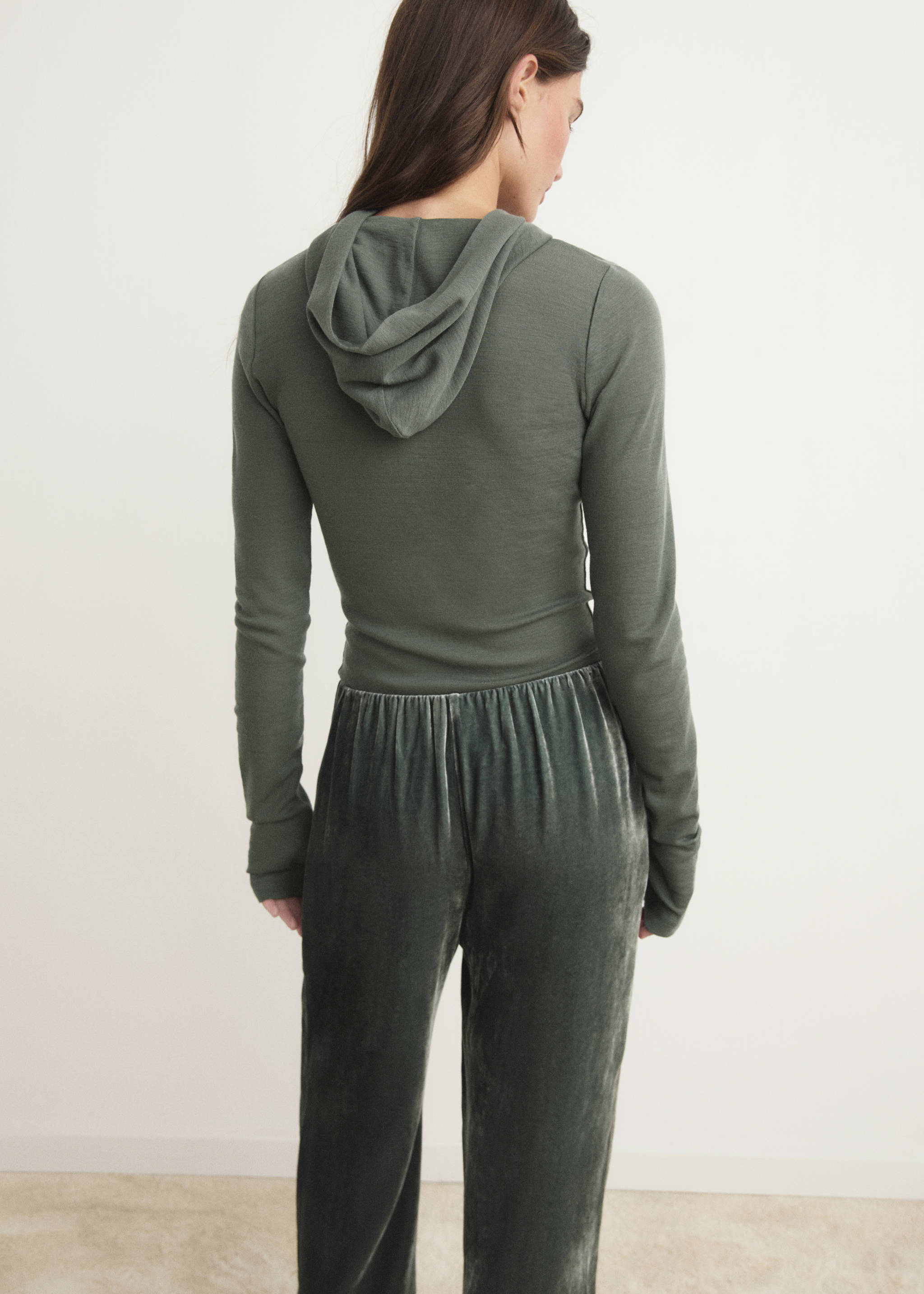 Ulltröja med huva - Artikelns baksida