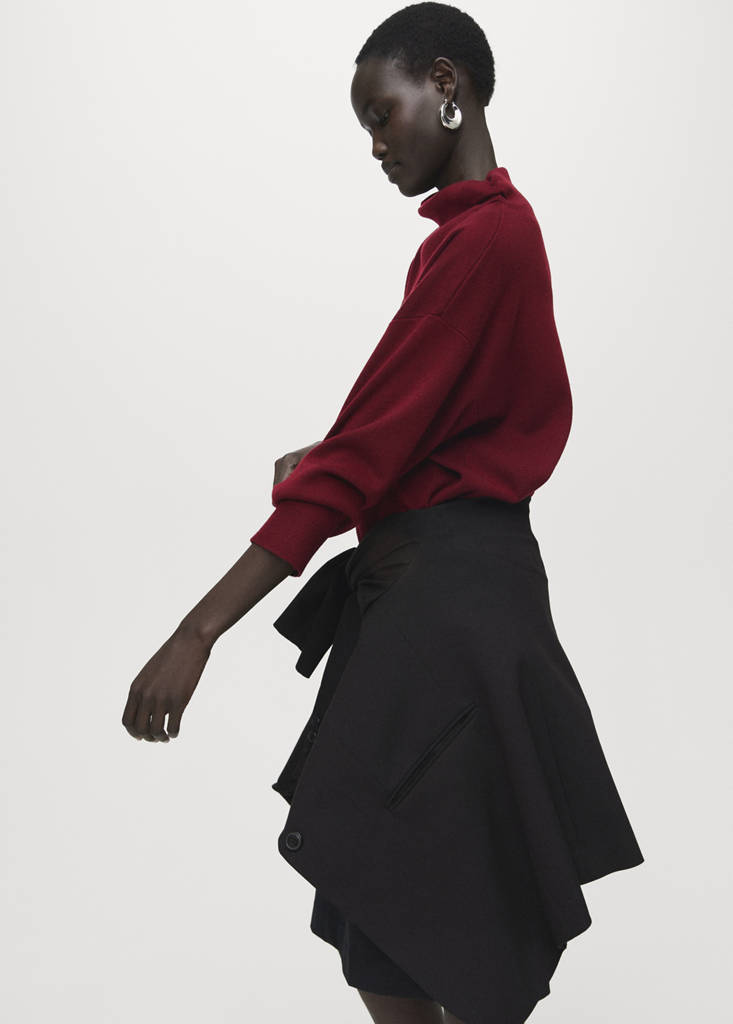 Ruched turtleneck sweater — Maroon