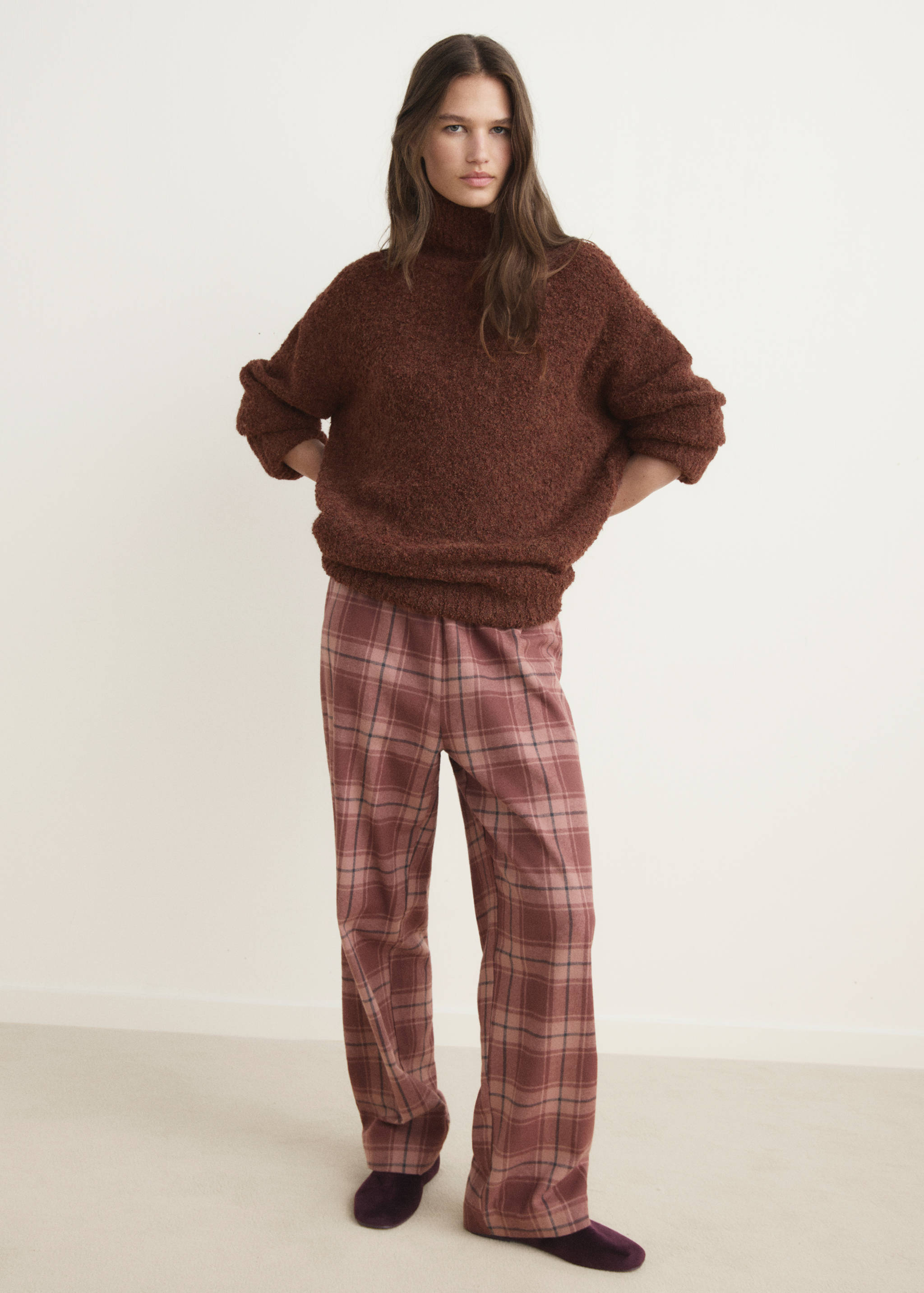 Bouclé turtleneck sweater - General plane