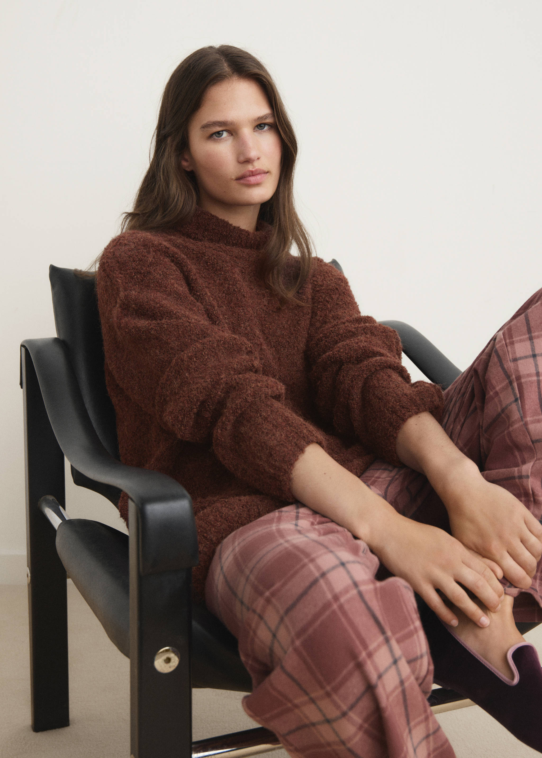 Bouclé turtleneck sweater - Details of the article 2