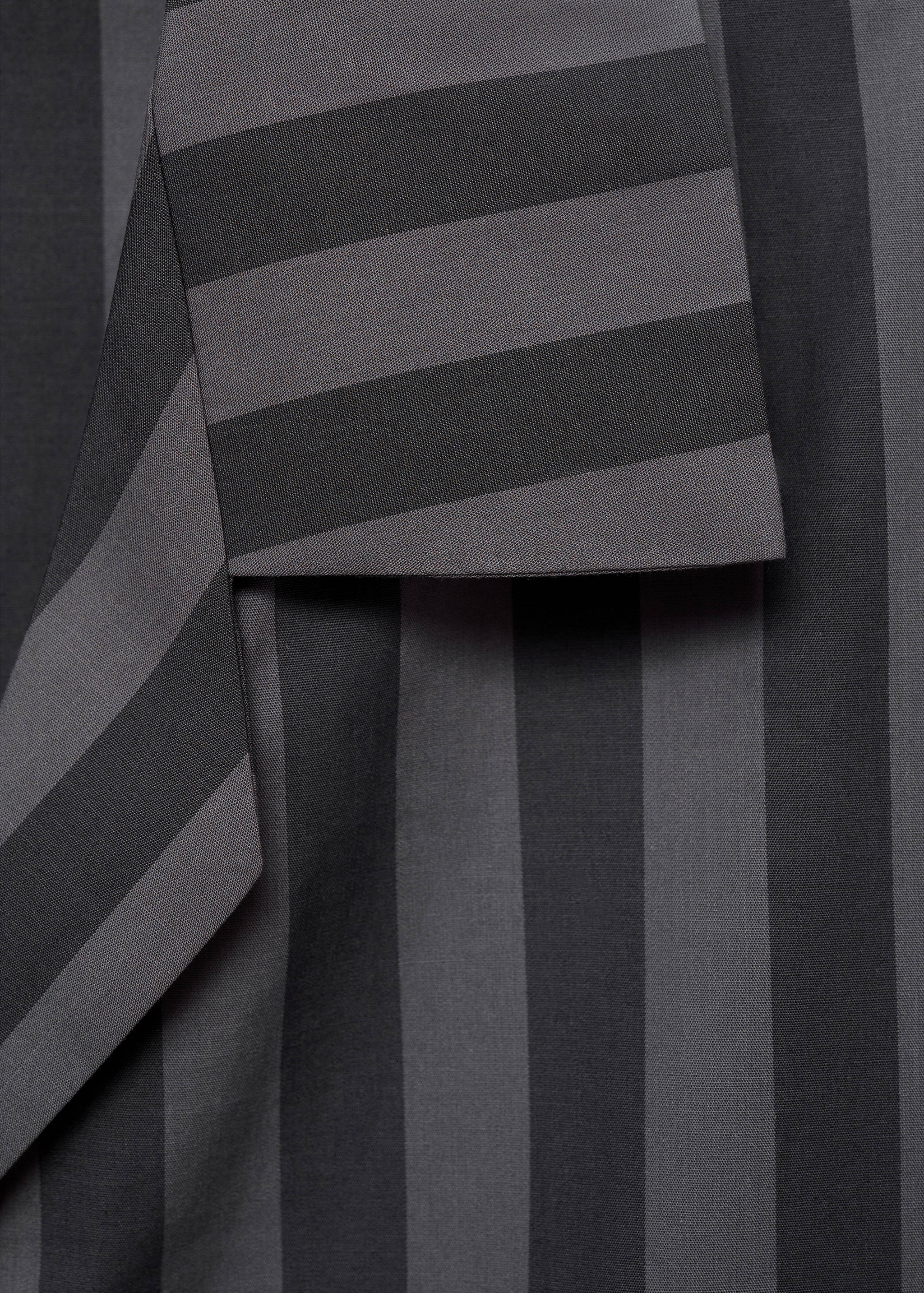 قميص بيجامة بخطوط نسيجية - تفاصيل المنتج 0