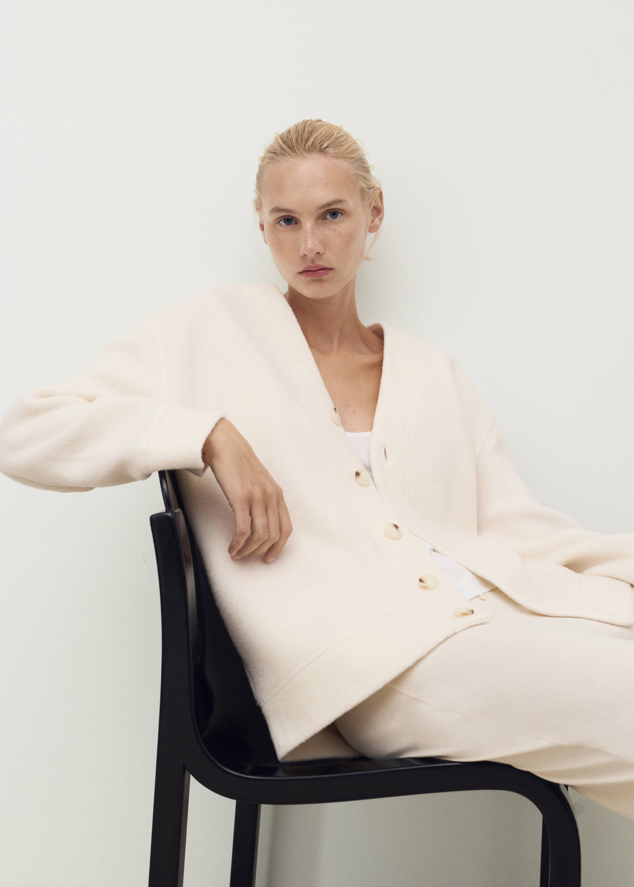 Cotton and wool cardigan with button fasteners - General plane