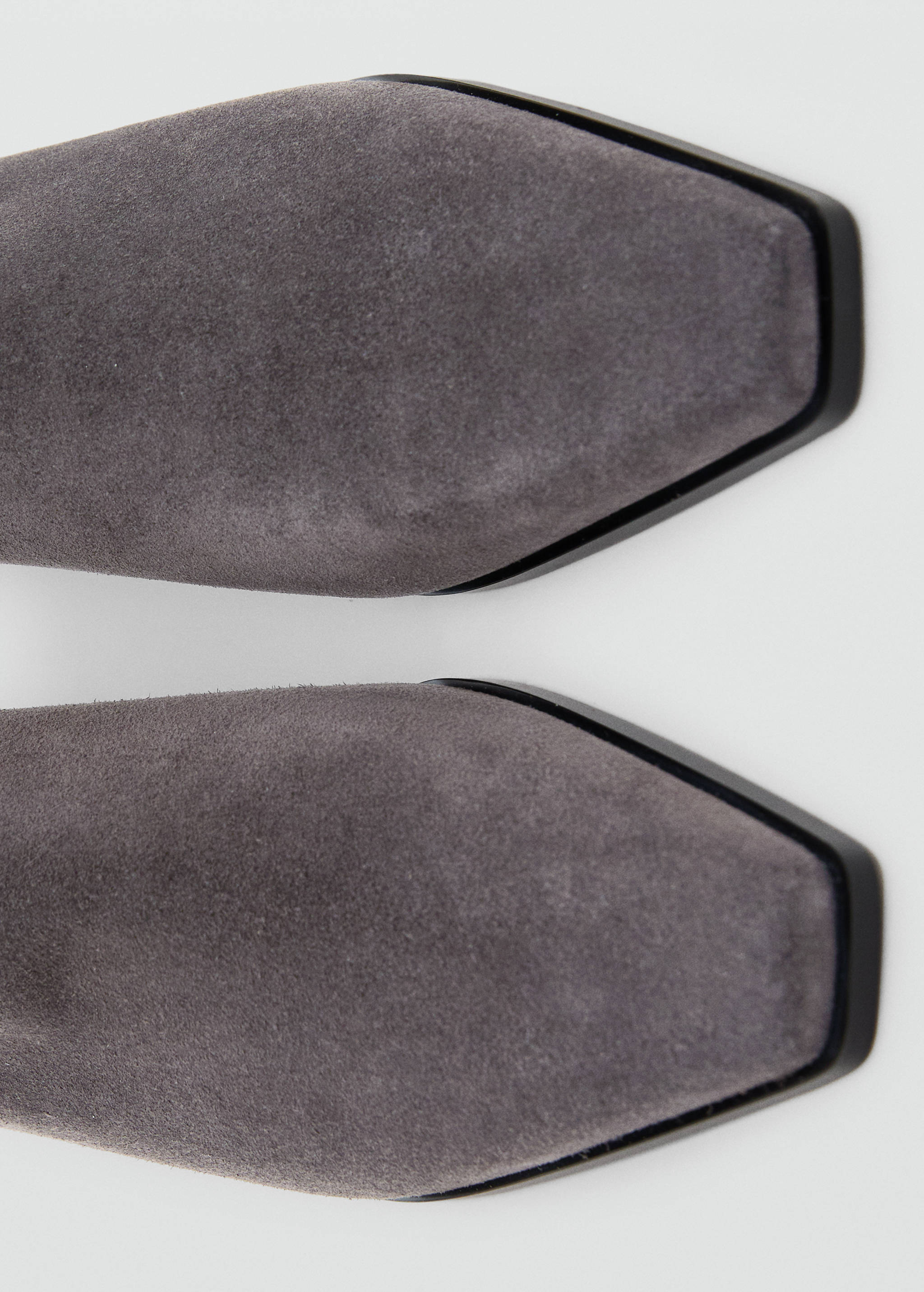 حذاء كاحل سويدي بكعب - تفاصيل المنتج 2