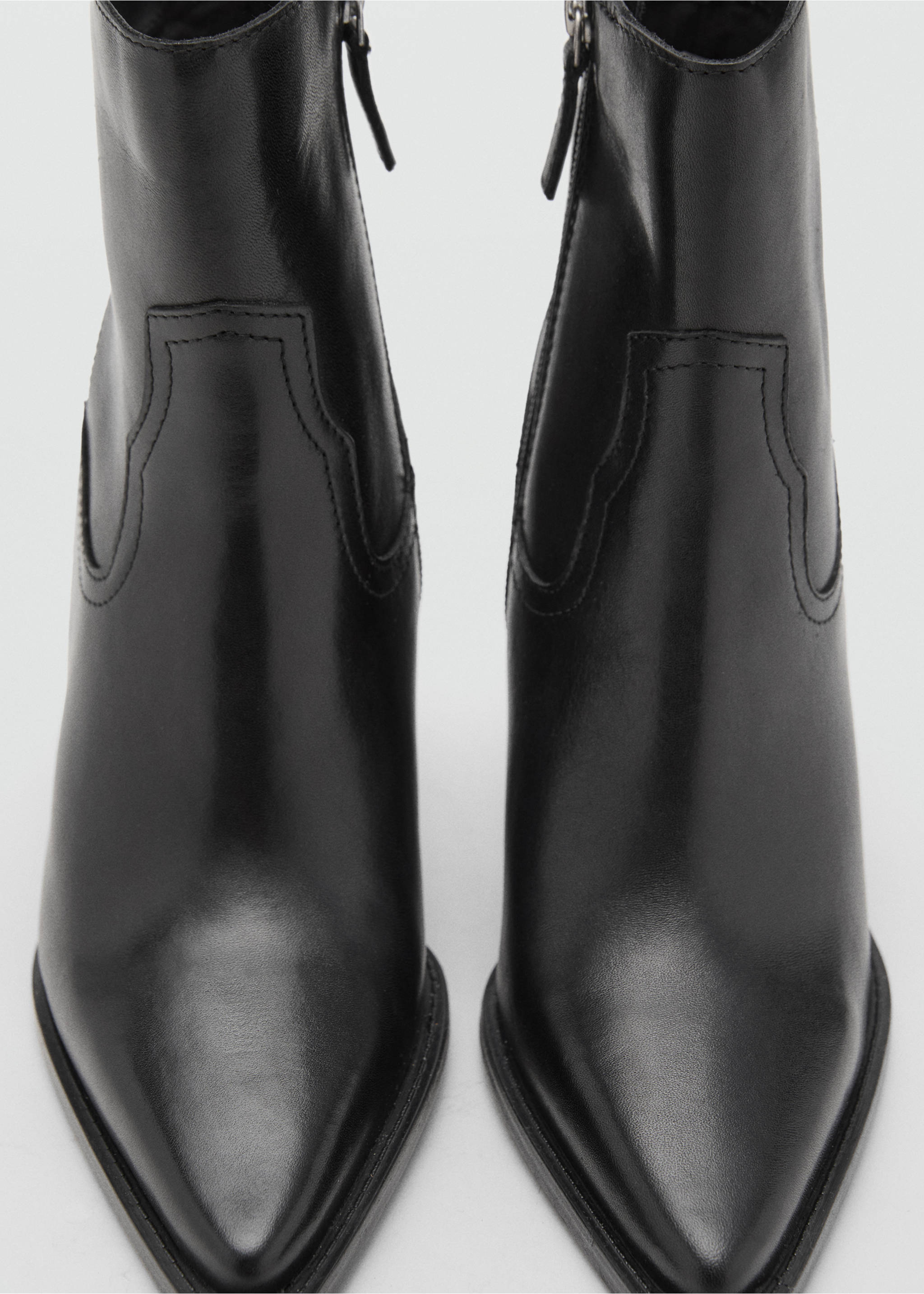 Bottines cuir talon bloc - Détail de l'article 2, Noir. Ref: 17024115-00.