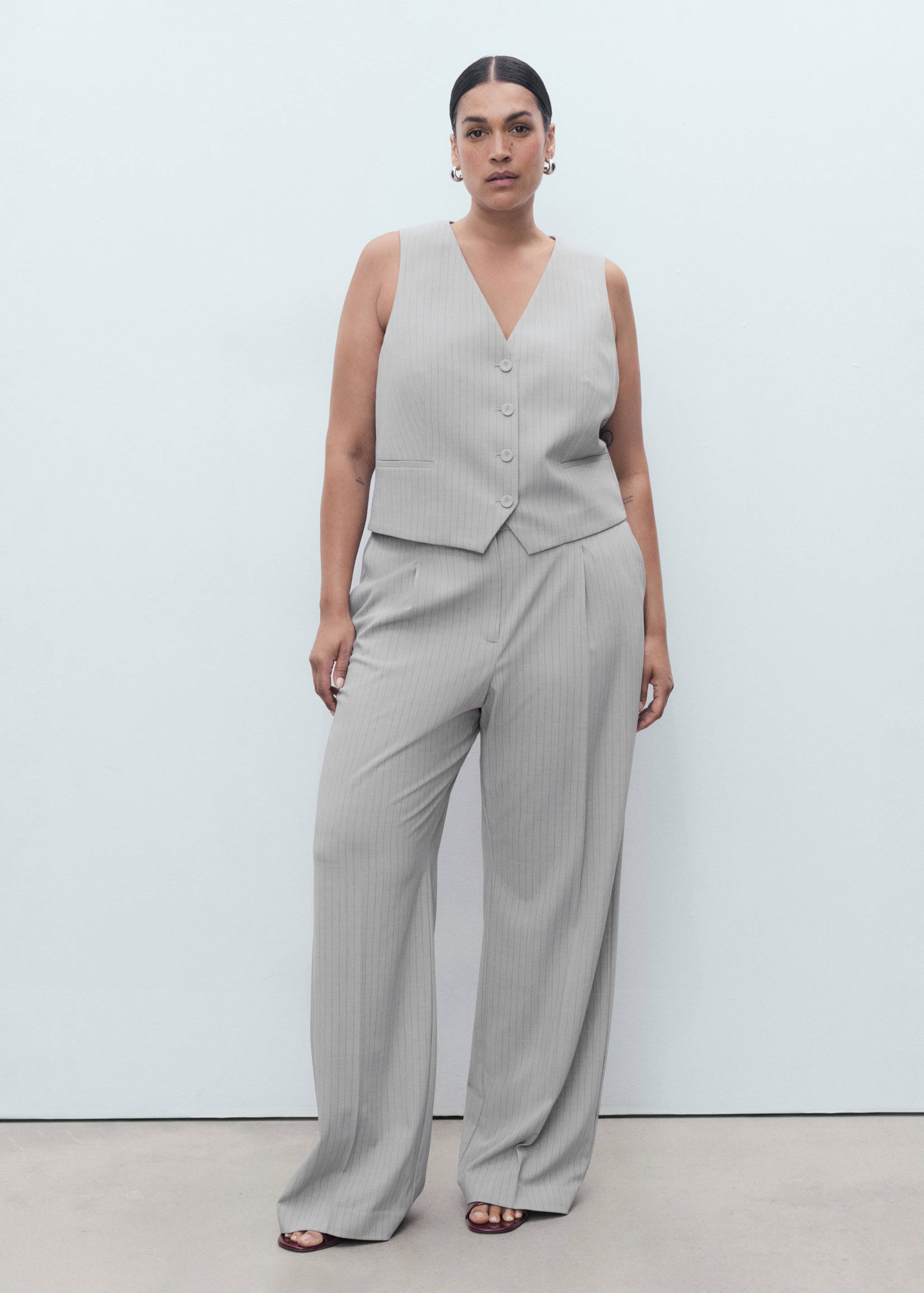 Pinstriped suit vest - Details of the article 3