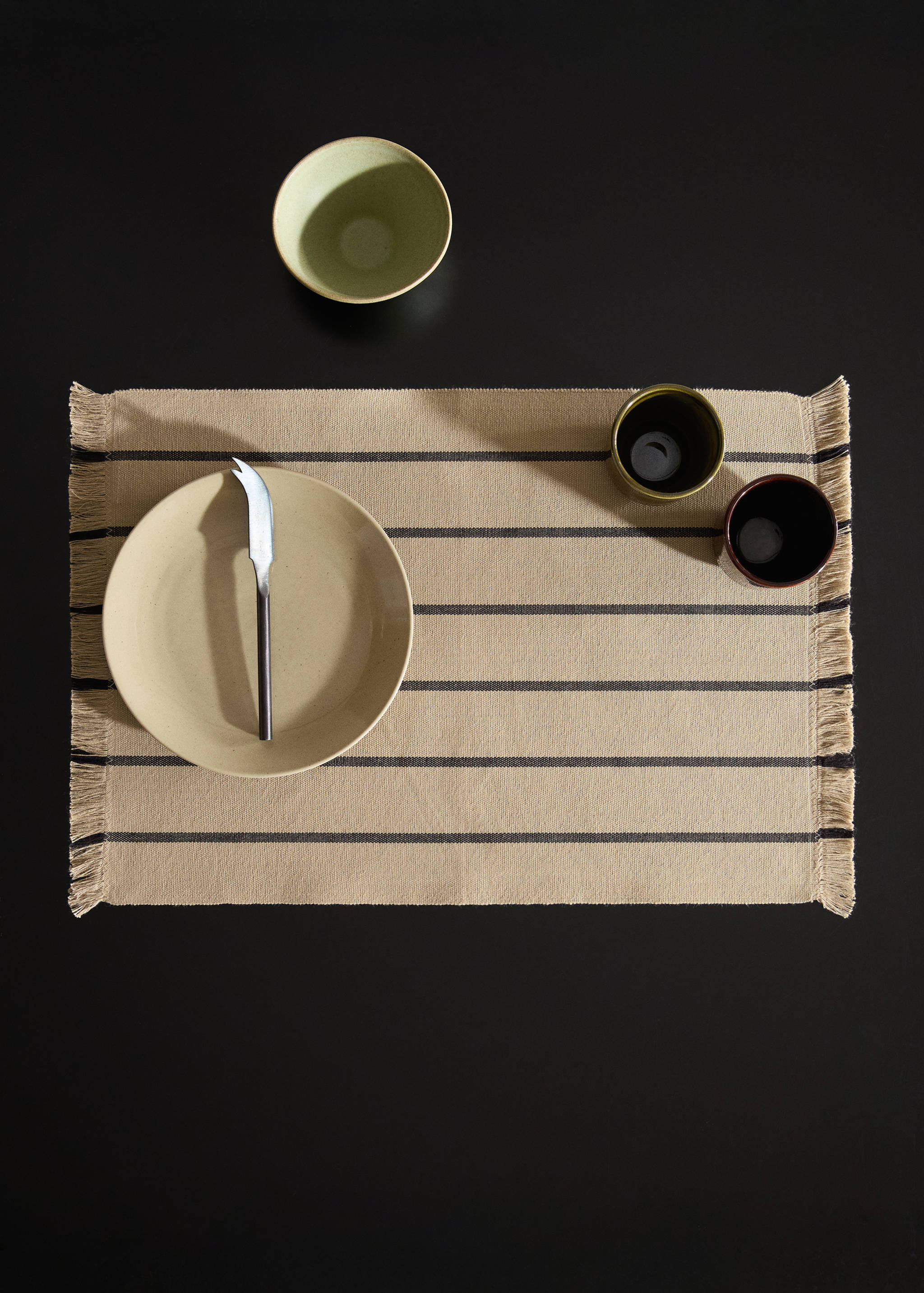 Stripete bordbrikker med frynser - Total bildeutsnitt