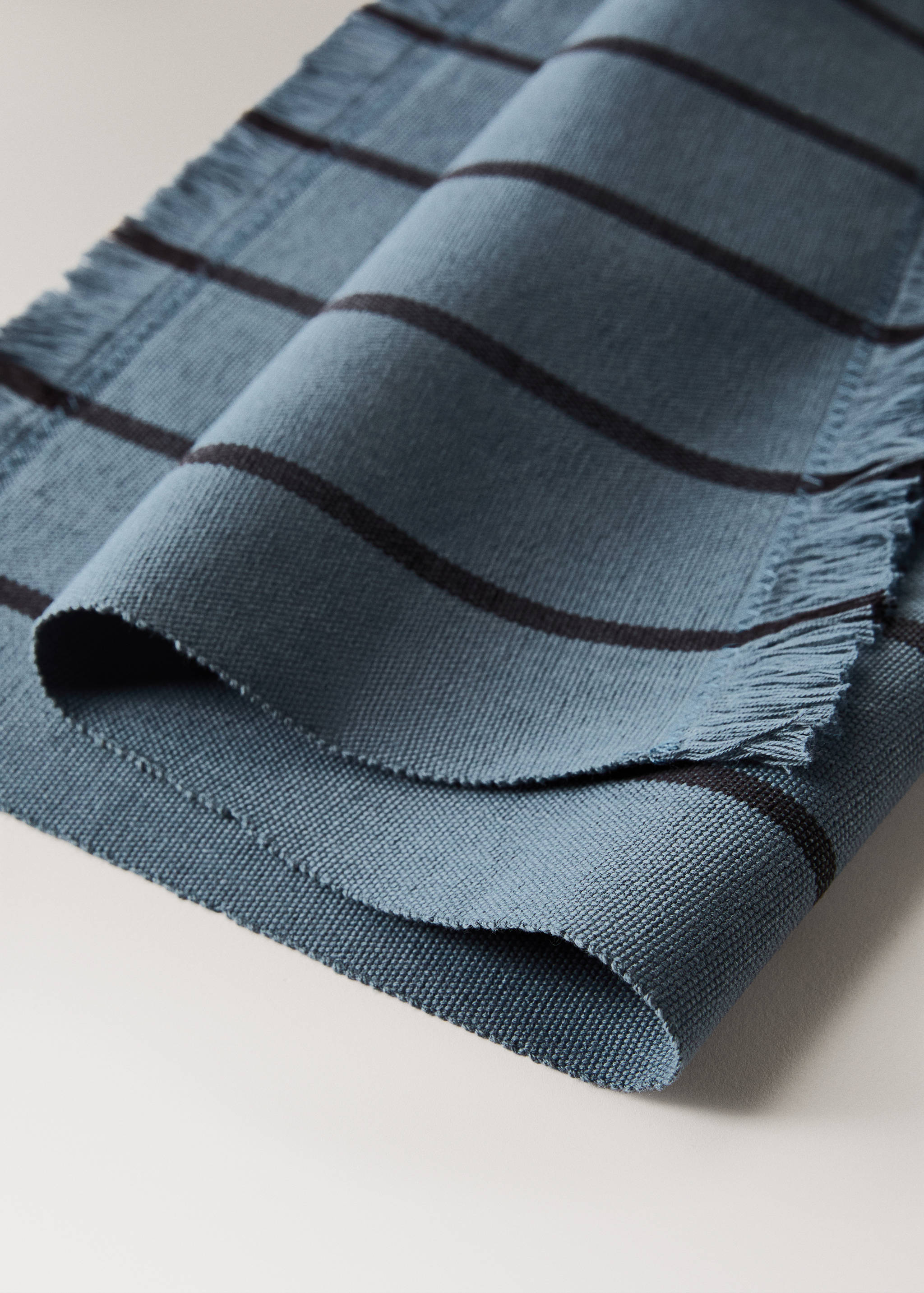 Estovalles individuals ratlles serrells - Detall de l'article 2