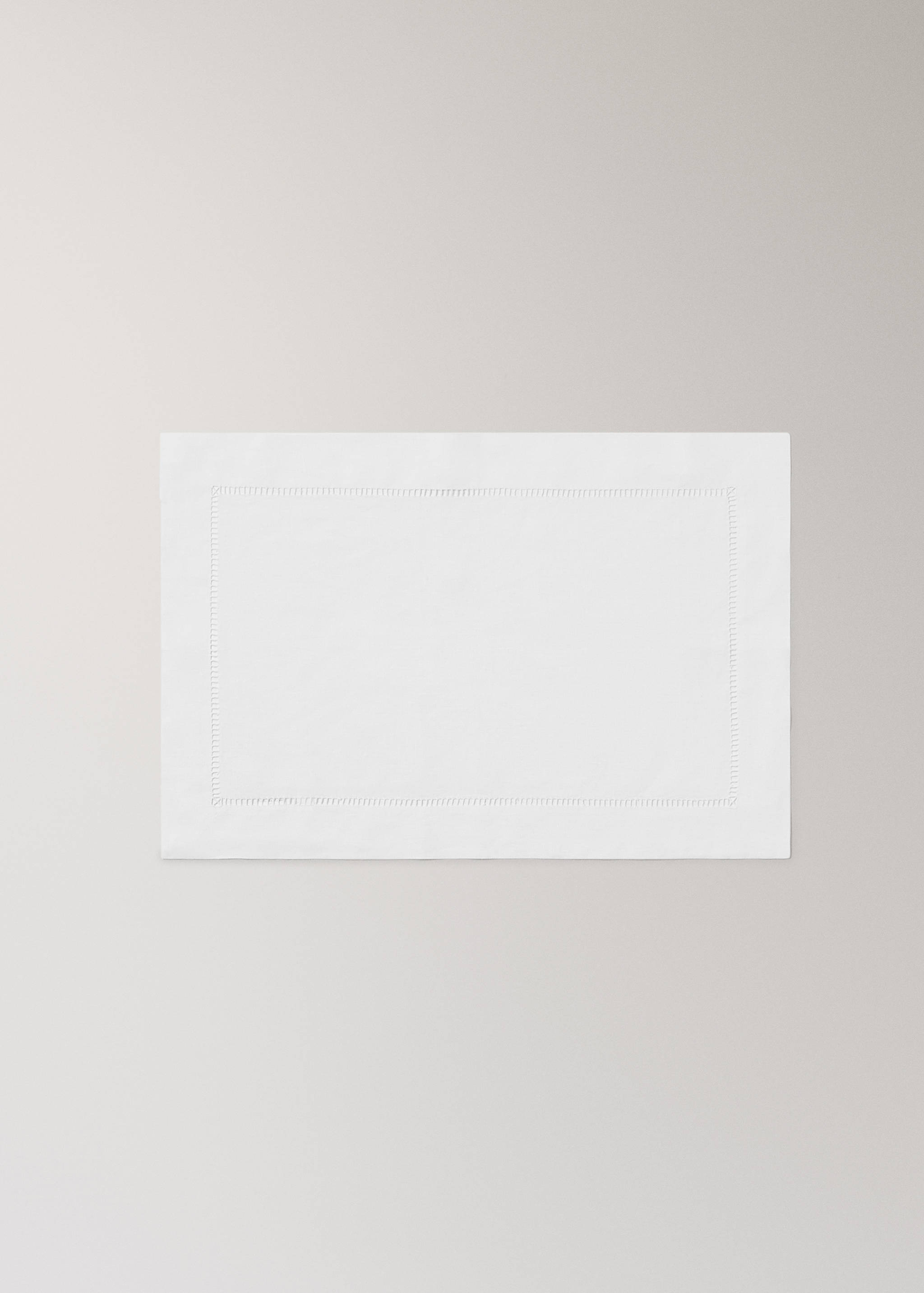 Embroidered hemstitched linen placemat - Article without model