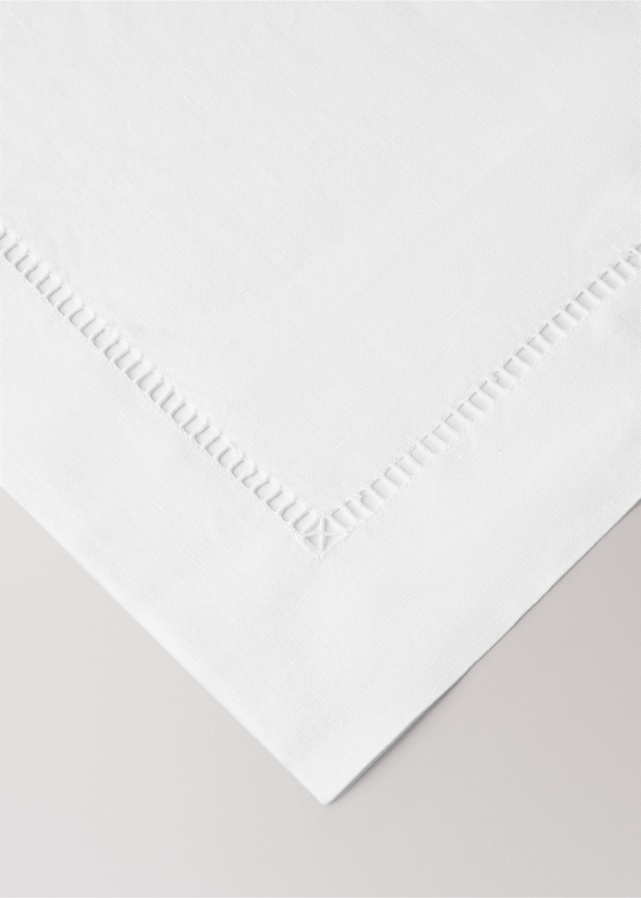 Embroidered hemstitched linen placemat - Details of the article 1, White. Ref: 17024127-00.