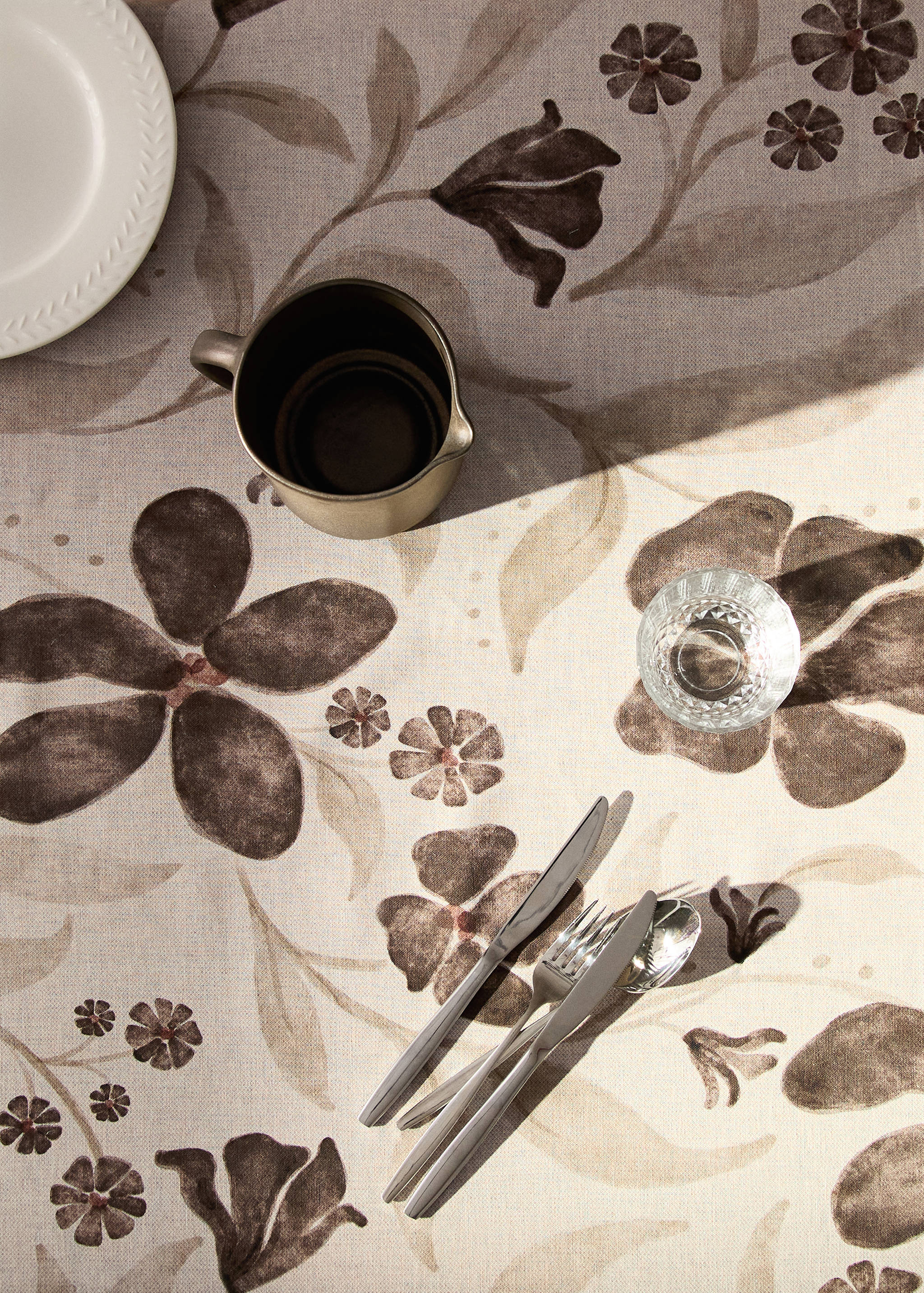Linen floral-print tablecloth for 8 to 10 diners - Details of the article 7