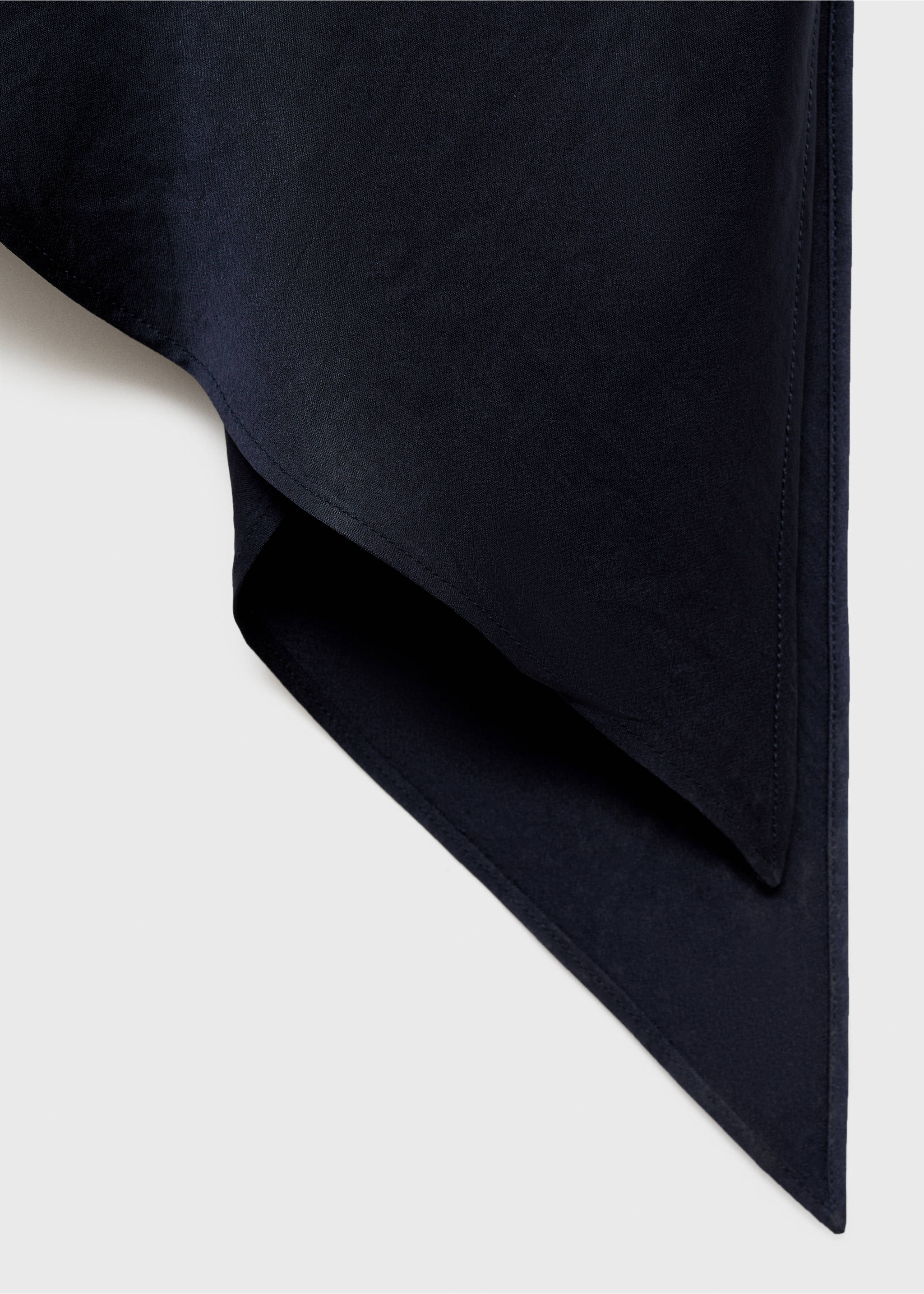 Асимметричный топ с атласным блеском - Деталь изделия 8, Глубокий темно-синий. Ref: 17024148-00.