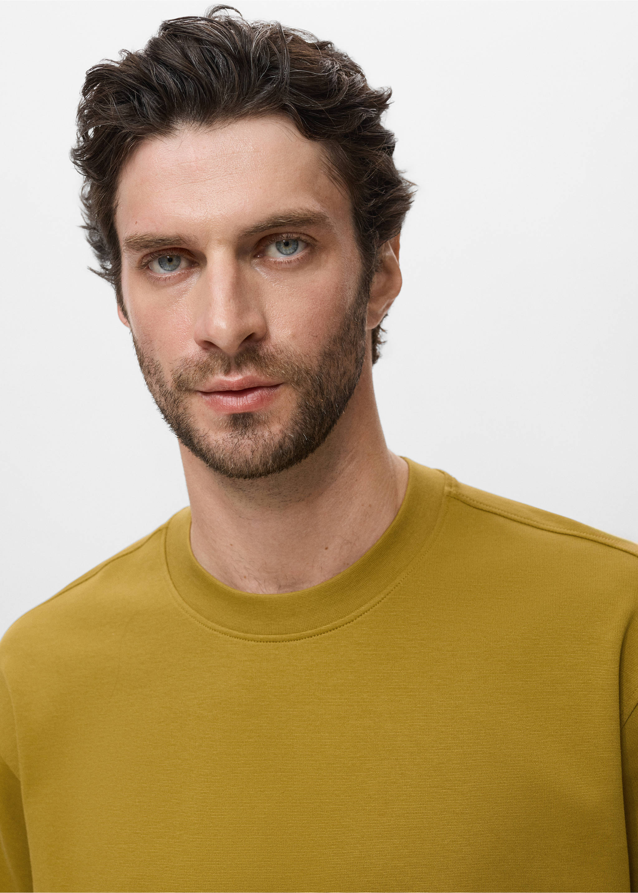 Camiseta tejido sudadera relaxed fit - Detalle del artículo 1, Ocre. Ref: 17024436-00.