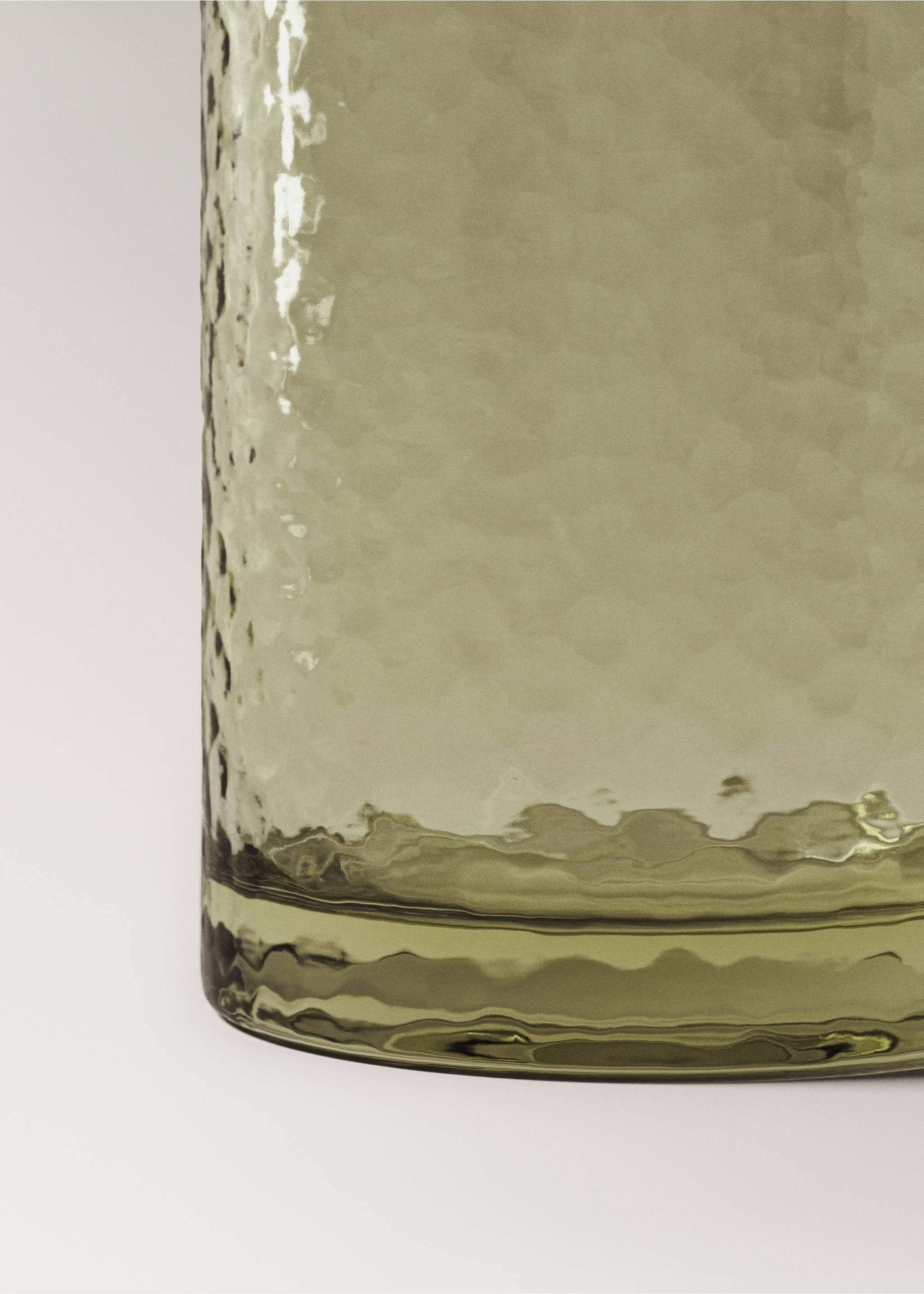 Carafe en verre martelé - Détail de l'article 2, Vert. Ref: 17024441-00.